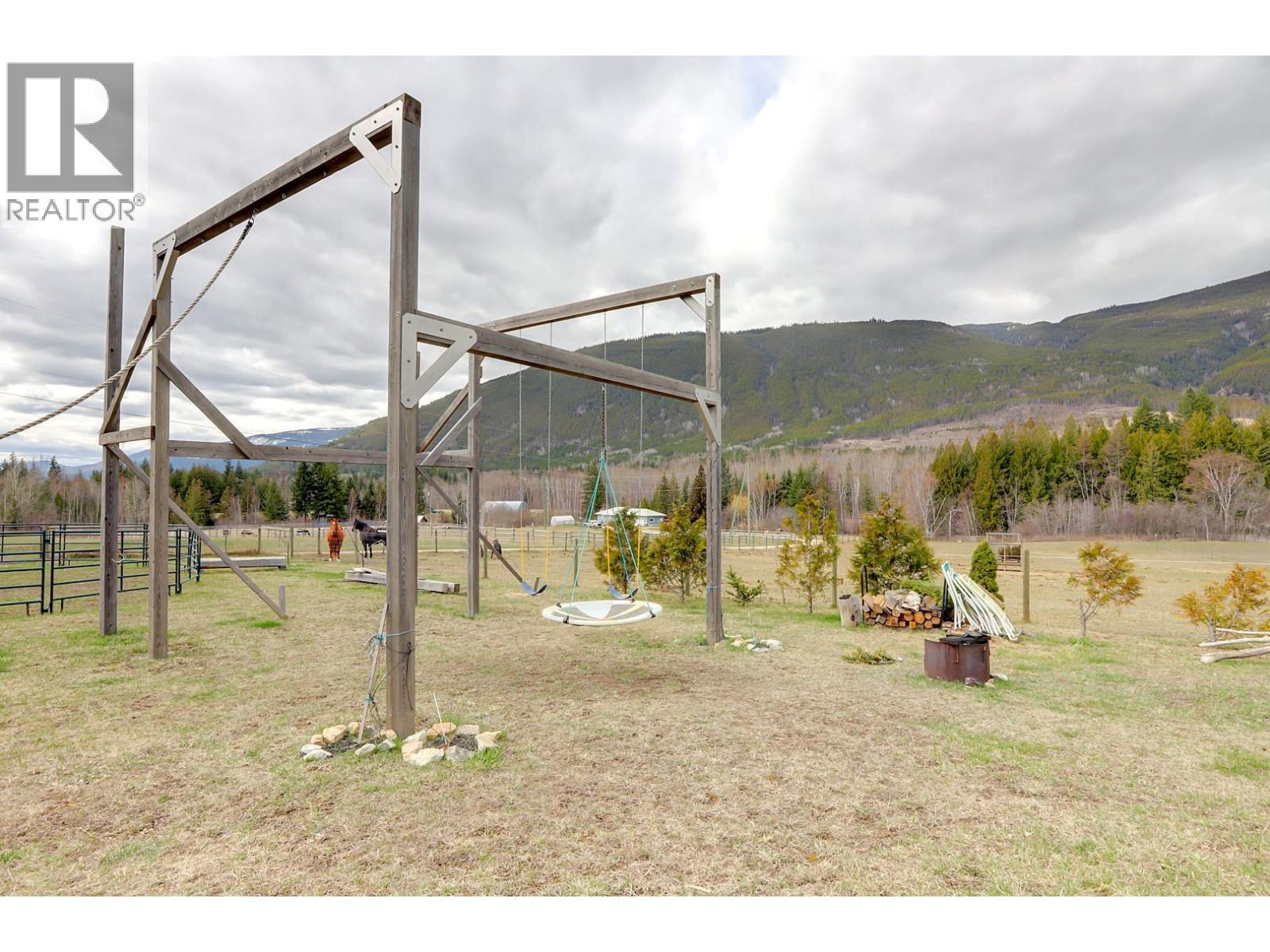 1841 50 Street Nw, Salmon Arm, British Columbia  V1E 3B1 - Photo 59 - 10383291