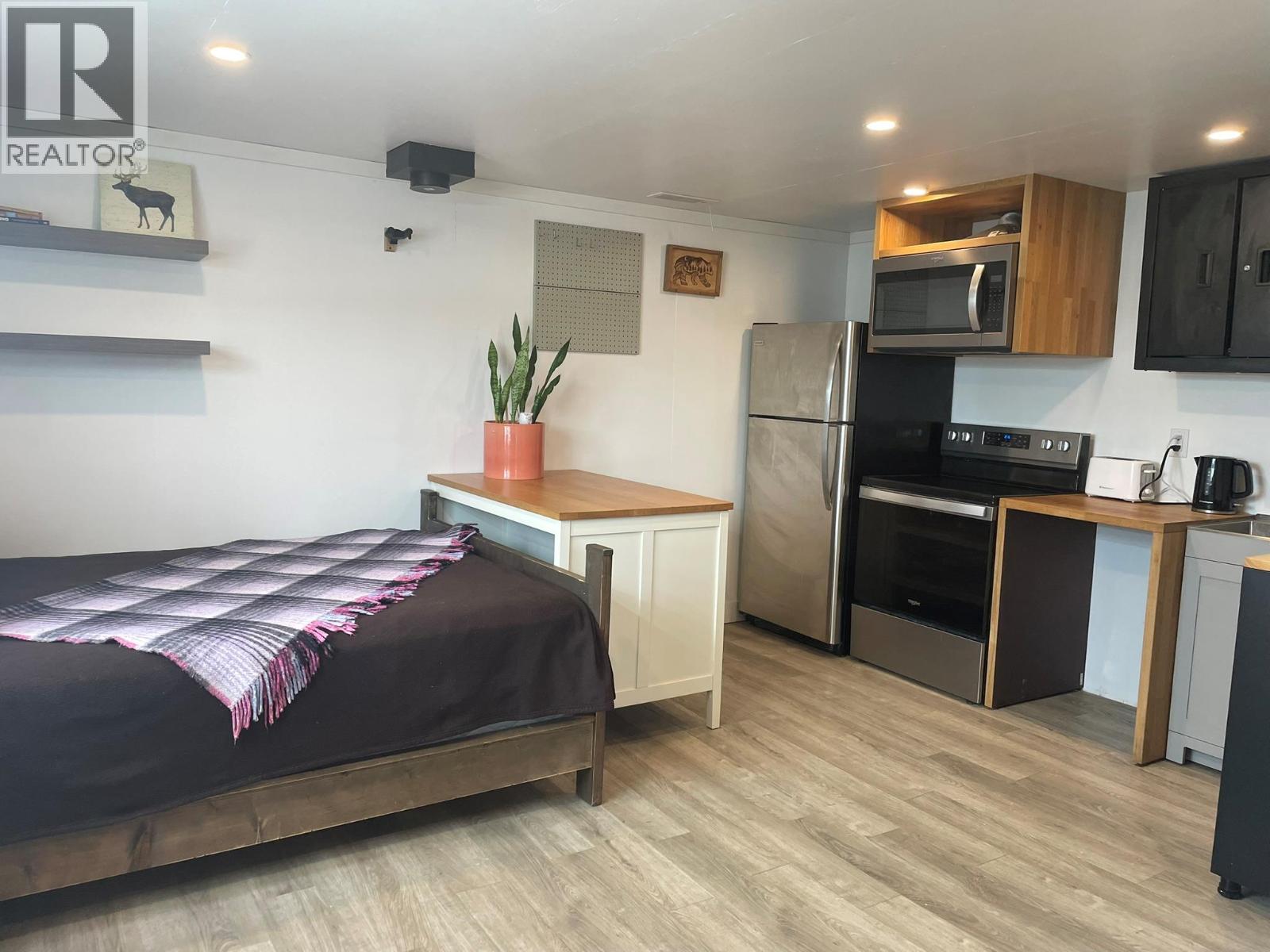 1841 50 Street Nw, Salmon Arm, British Columbia  V1E 3B1 - Photo 64 - 10383291