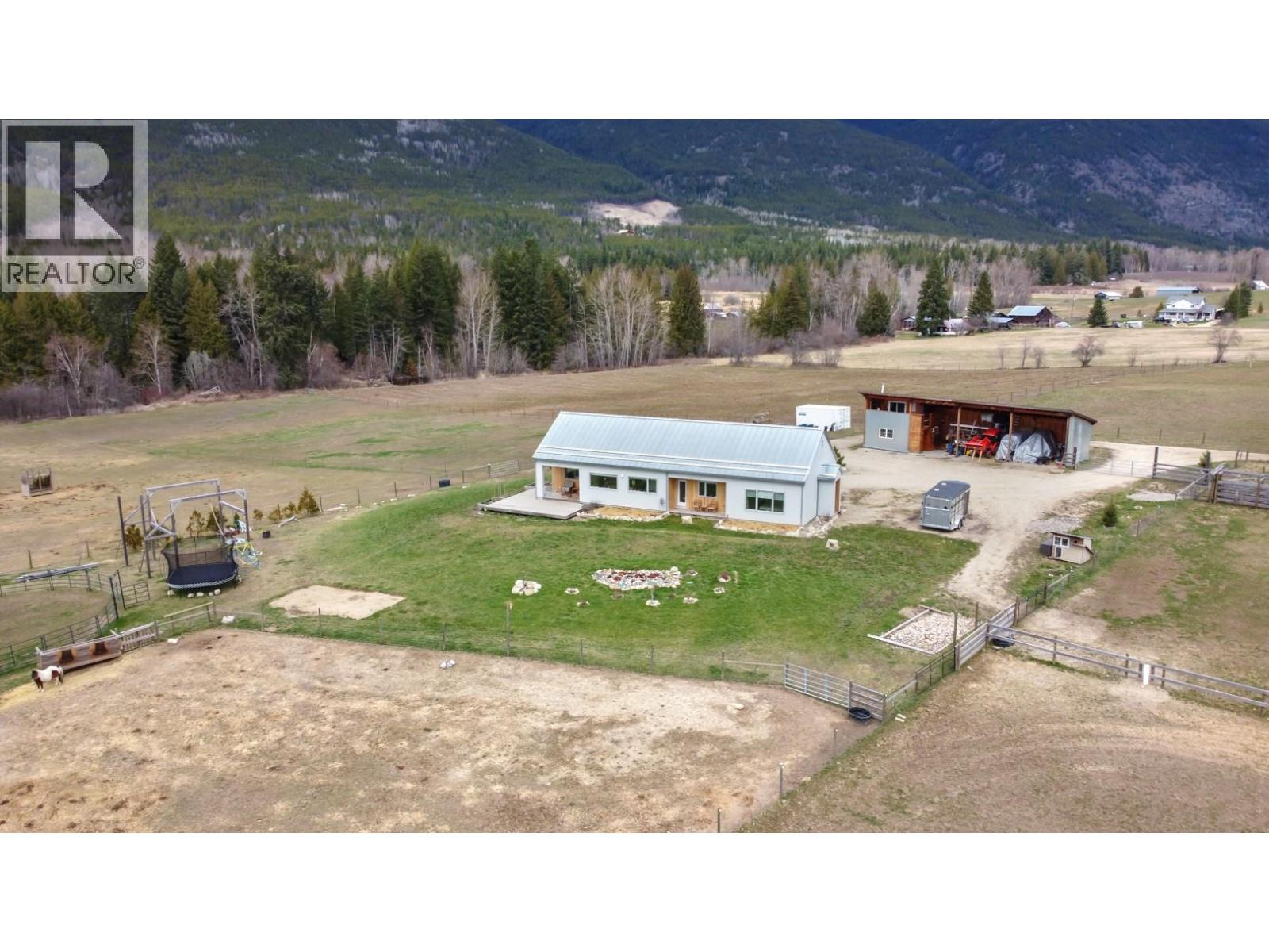 1841 50 Street Nw, Salmon Arm, British Columbia  V1E 3B1 - Photo 74 - 10383291