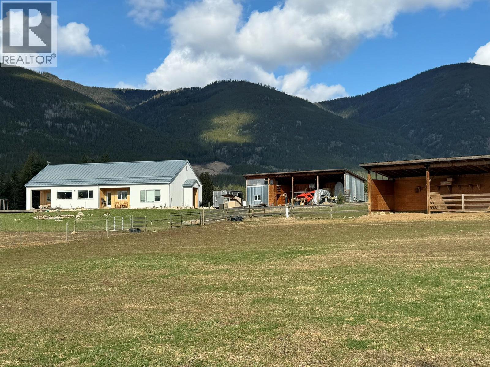 1841 50 Street Nw, Salmon Arm, British Columbia  V1E 3B1 - Photo 79 - 10383291