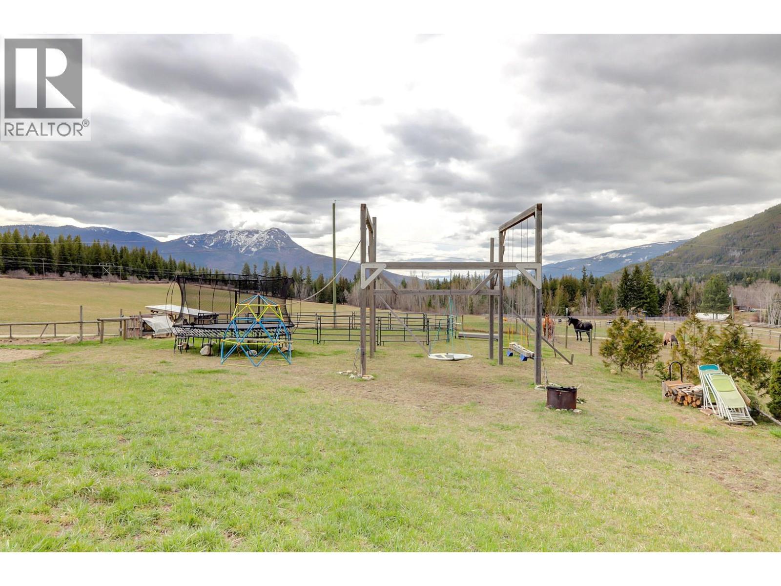 1841 50 Street Nw, Salmon Arm, British Columbia  V1E 3B1 - Photo 9 - 10383291