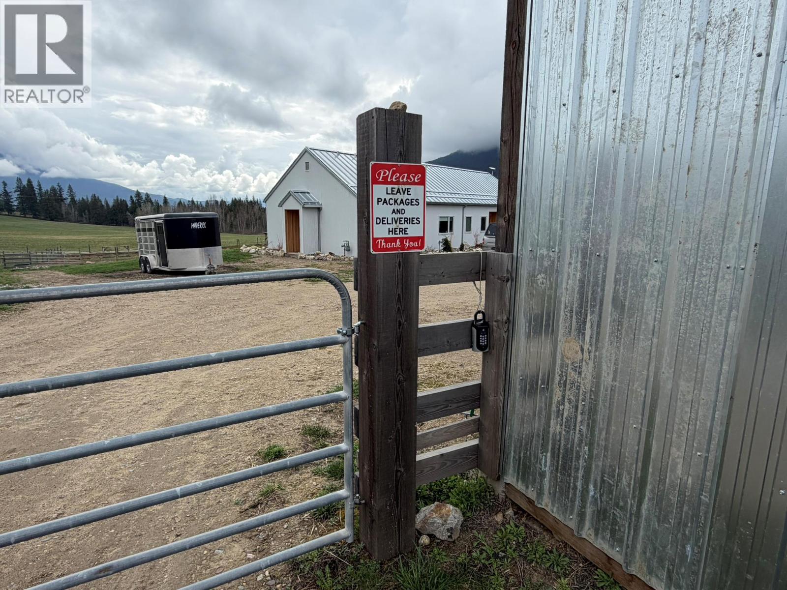 1841 50 Street Nw, Salmon Arm, British Columbia  V1E 3B1 - Photo 95 - 10383291