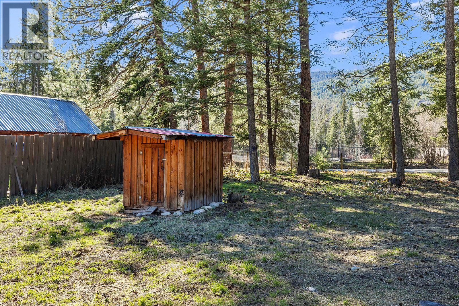 5835 3rd Street, Beaverdell, British Columbia  V0H 1A0 - Photo 12 - 10383185