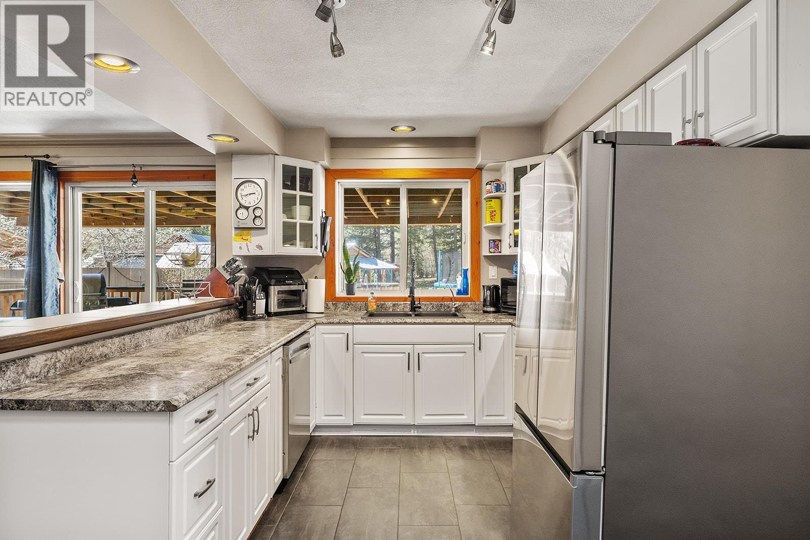 5835 3rd Street, Beaverdell, British Columbia  V0H 1A0 - Photo 32 - 10383185