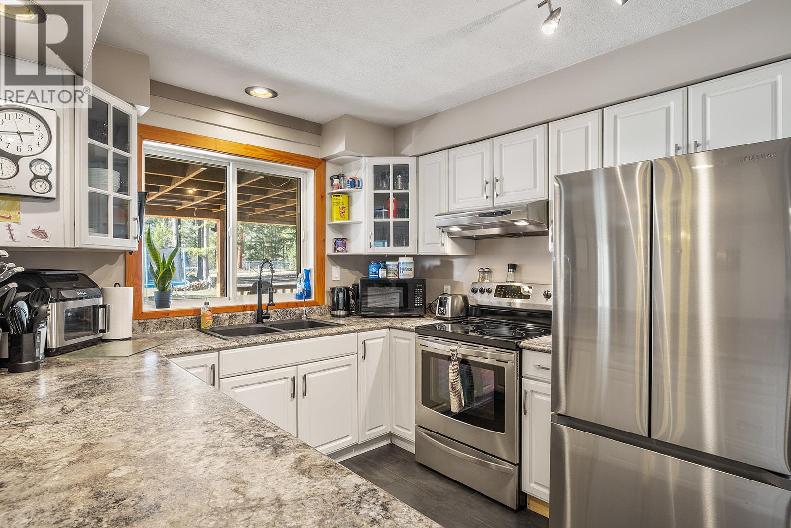 5835 3rd Street, Beaverdell, British Columbia  V0H 1A0 - Photo 34 - 10383185