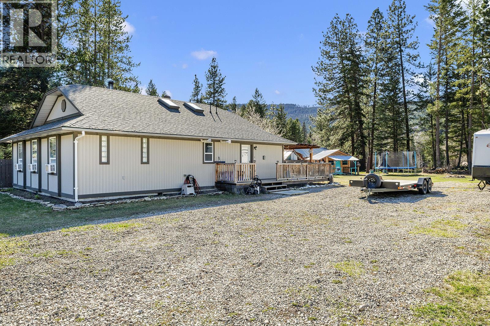 5835 3rd Street, Beaverdell, British Columbia  V0H 1A0 - Photo 7 - 10383185