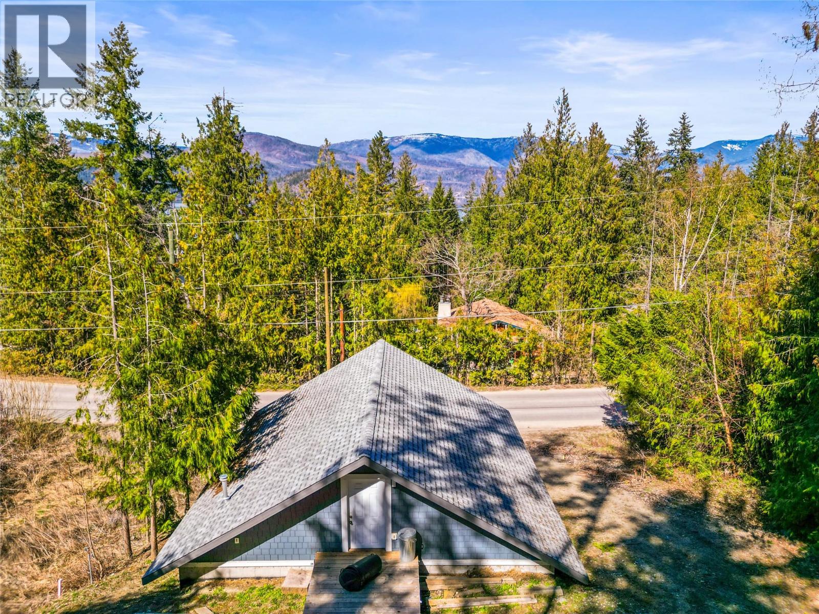 3071 Cedar Drive, Blind Bay, British Columbia  V0E 2W2 - Photo 1 - 10383326