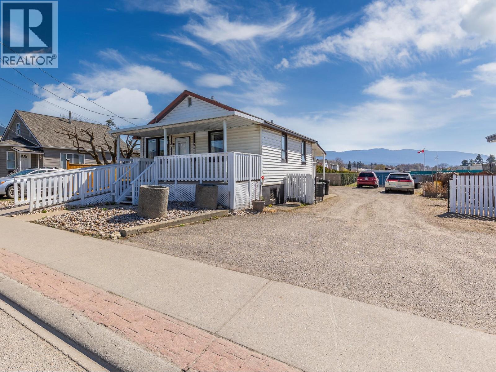 2008 45 Avenue, Vernon, British Columbia  V1T 5P2 - Photo 1 - 10382622