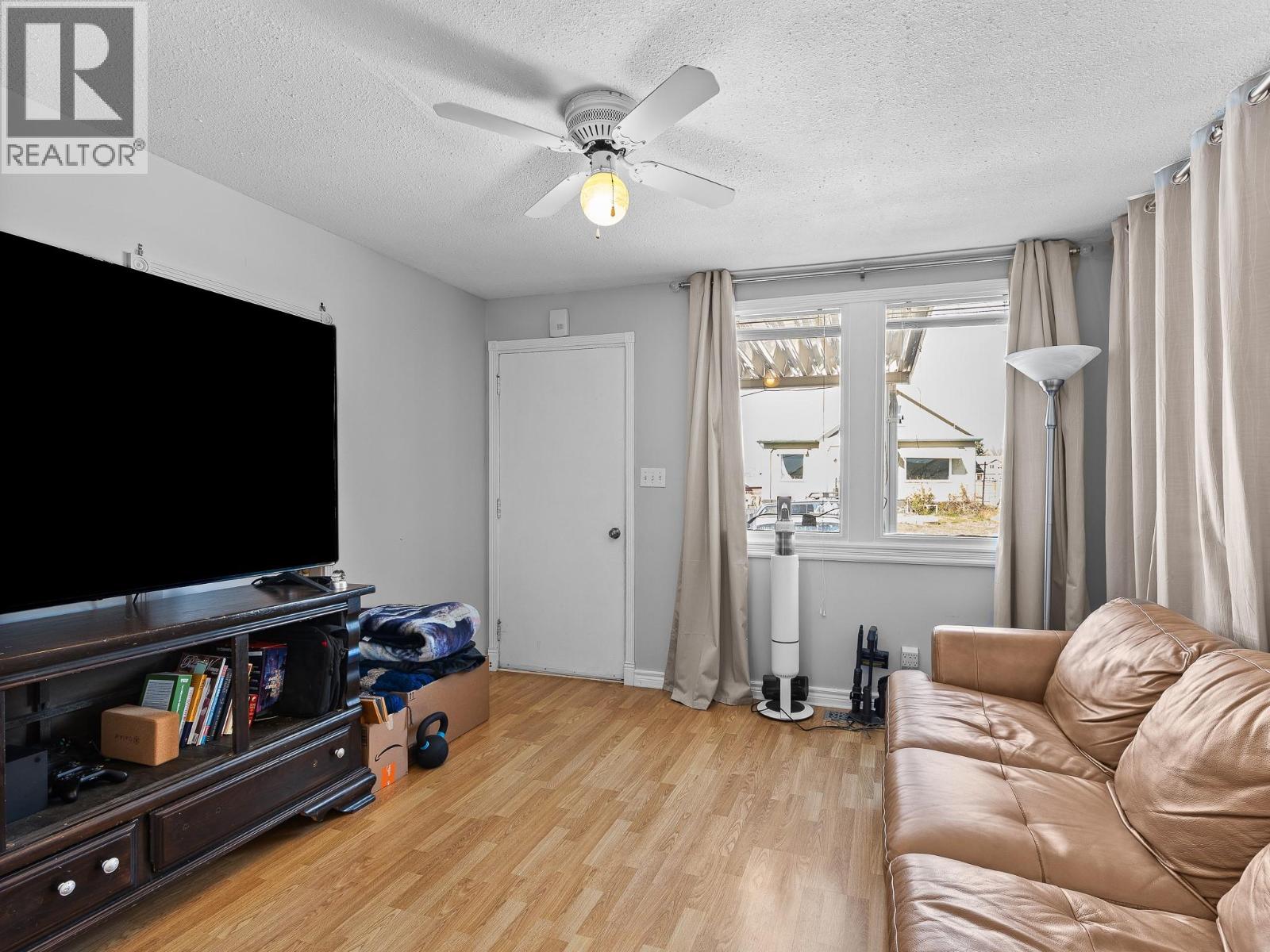 2008 45 Avenue, Vernon, British Columbia  V1T 5P2 - Photo 10 - 10382622