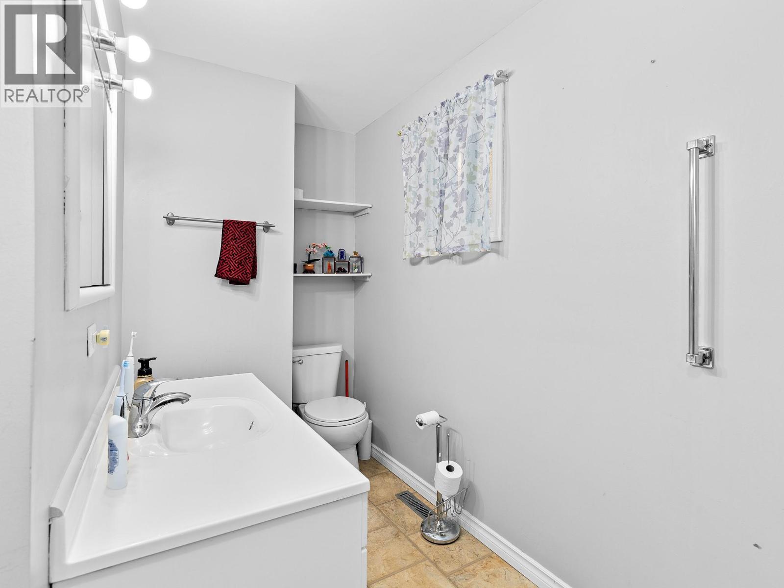 2008 45 Avenue, Vernon, British Columbia  V1T 5P2 - Photo 20 - 10382622