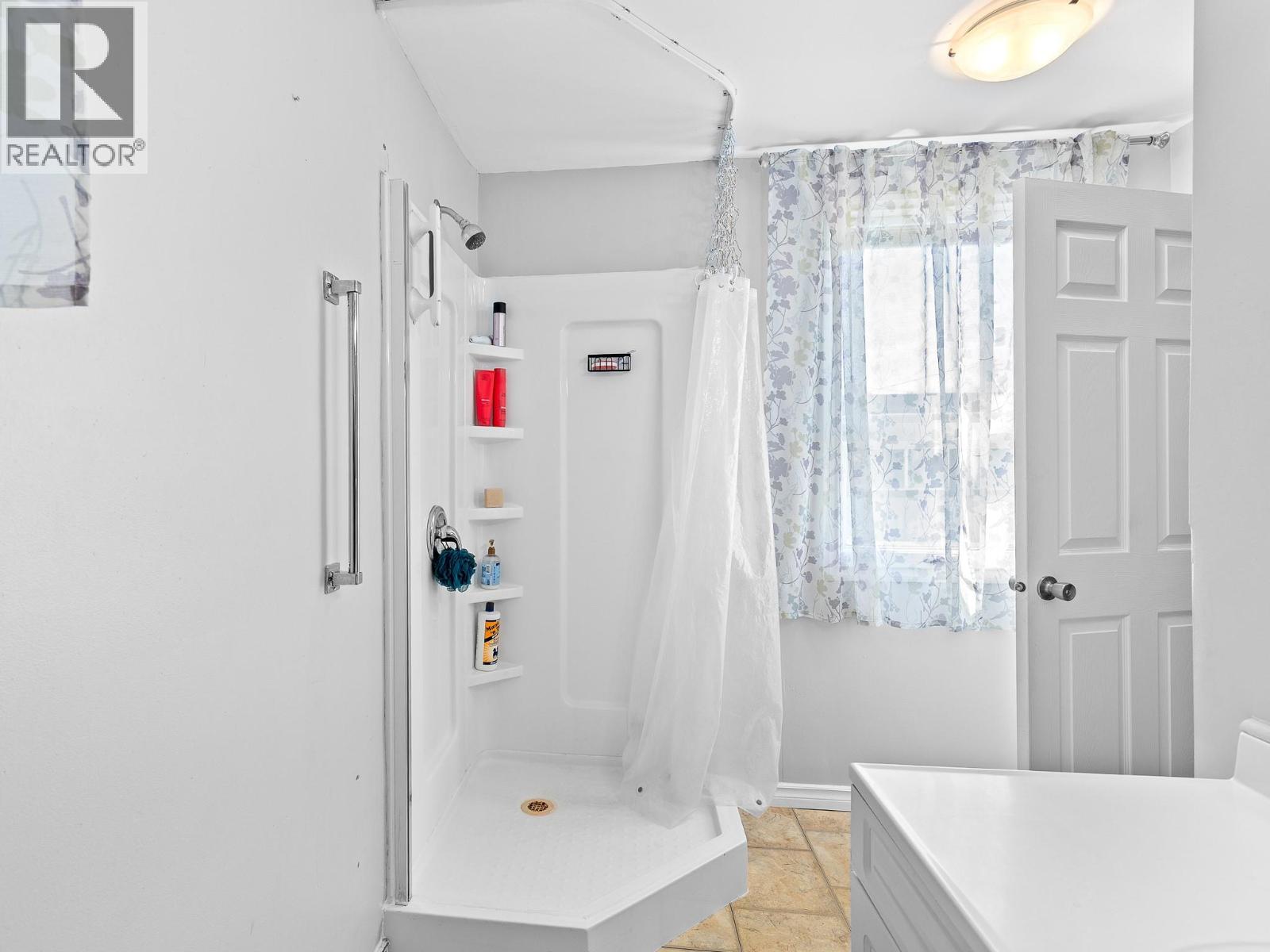 2008 45 Avenue, Vernon, British Columbia  V1T 5P2 - Photo 22 - 10382622