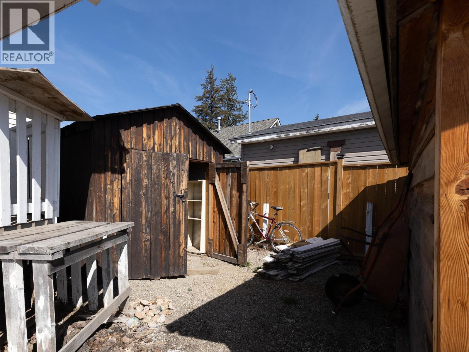 2008 45 Avenue, Vernon, British Columbia  V1T 5P2 - Photo 41 - 10382622