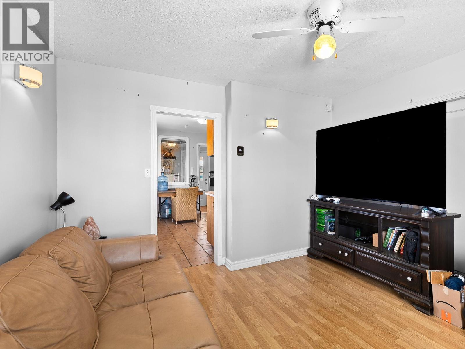 2008 45 Avenue, Vernon, British Columbia  V1T 5P2 - Photo 9 - 10382622