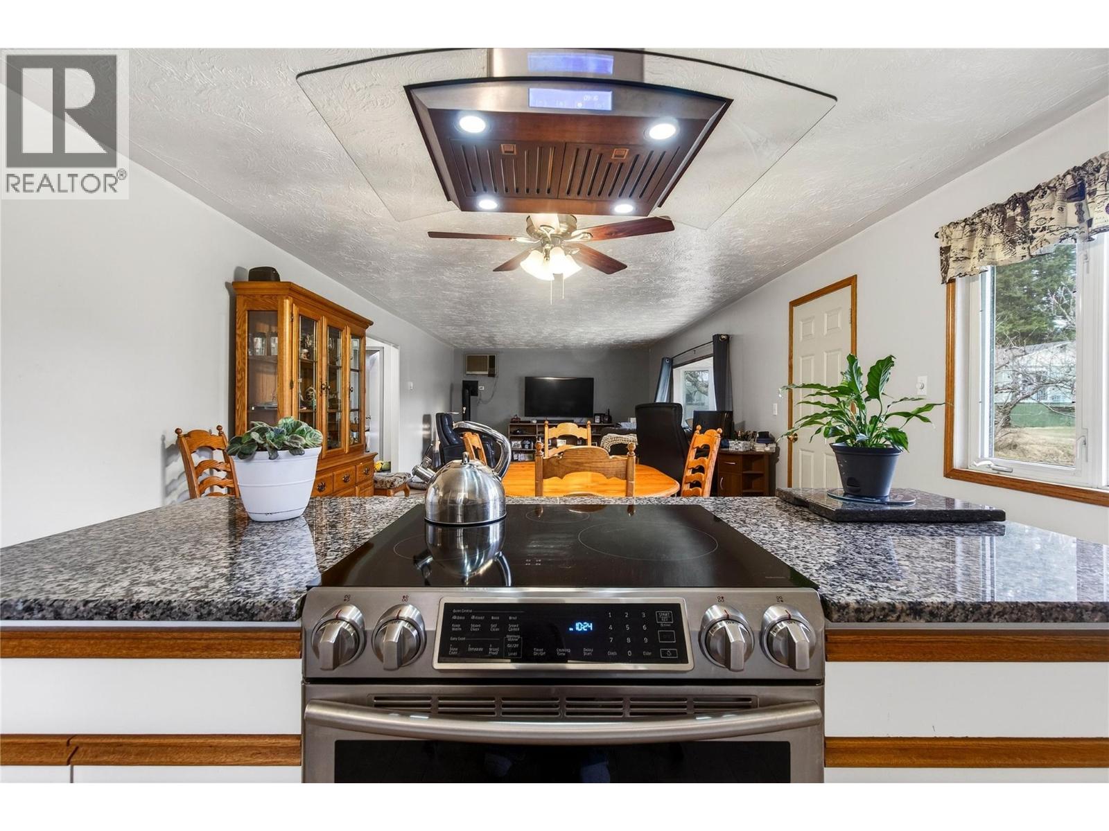 4640 70 Avenue Ne, Salmon Arm, British Columbia  V0E 1K0 - Photo 13 - 10378900