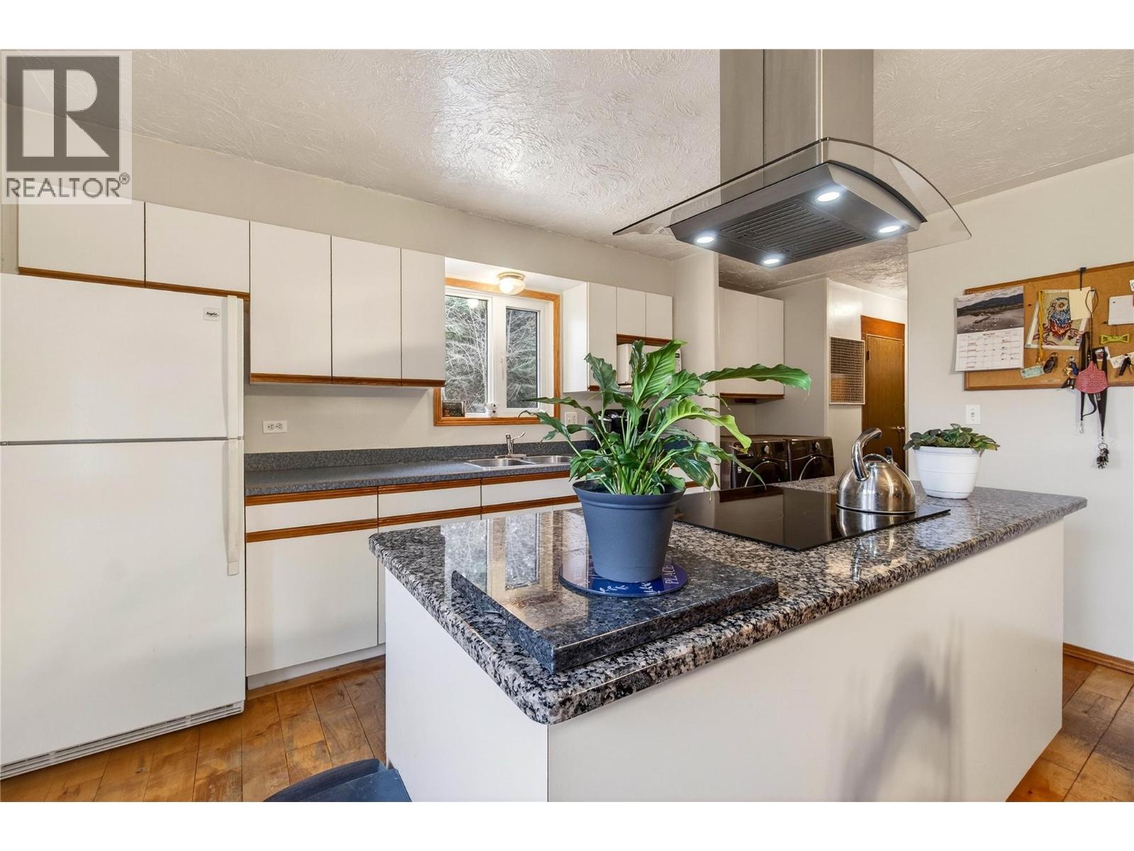 4640 70 Avenue Ne, Salmon Arm, British Columbia  V0E 1K0 - Photo 16 - 10378900