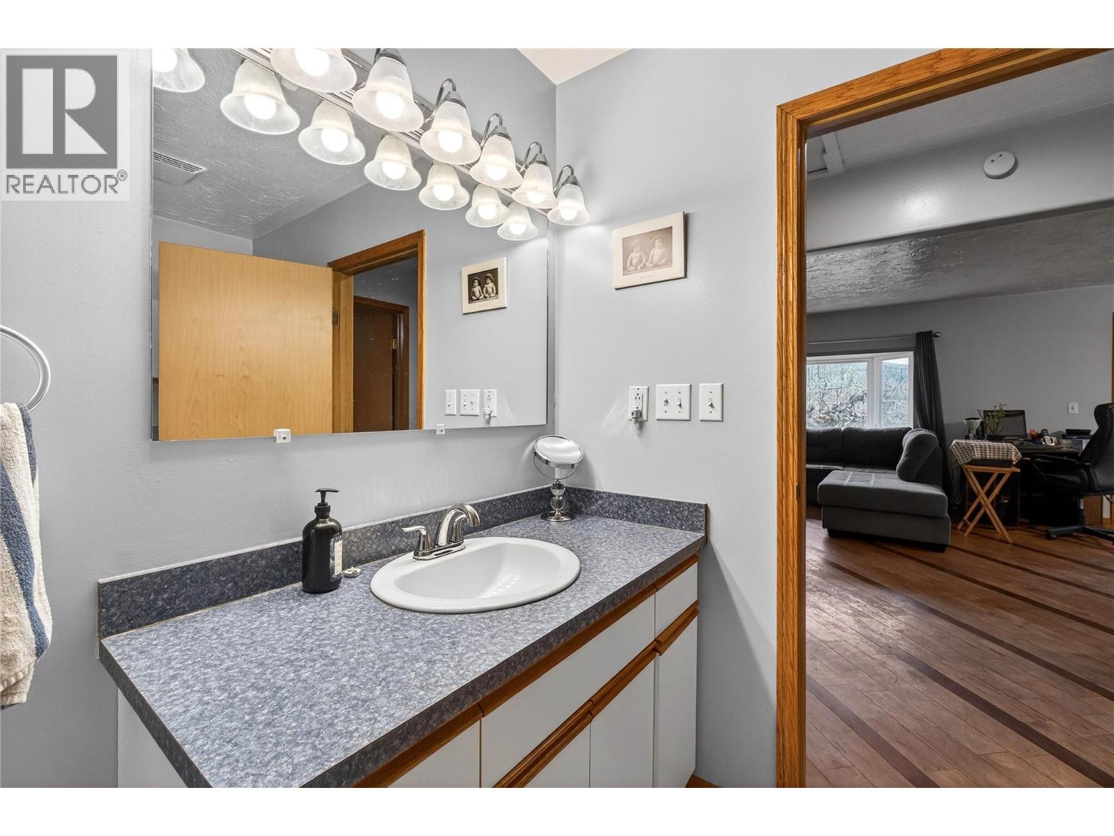 4640 70 Avenue Ne, Salmon Arm, British Columbia  V0E 1K0 - Photo 32 - 10378900