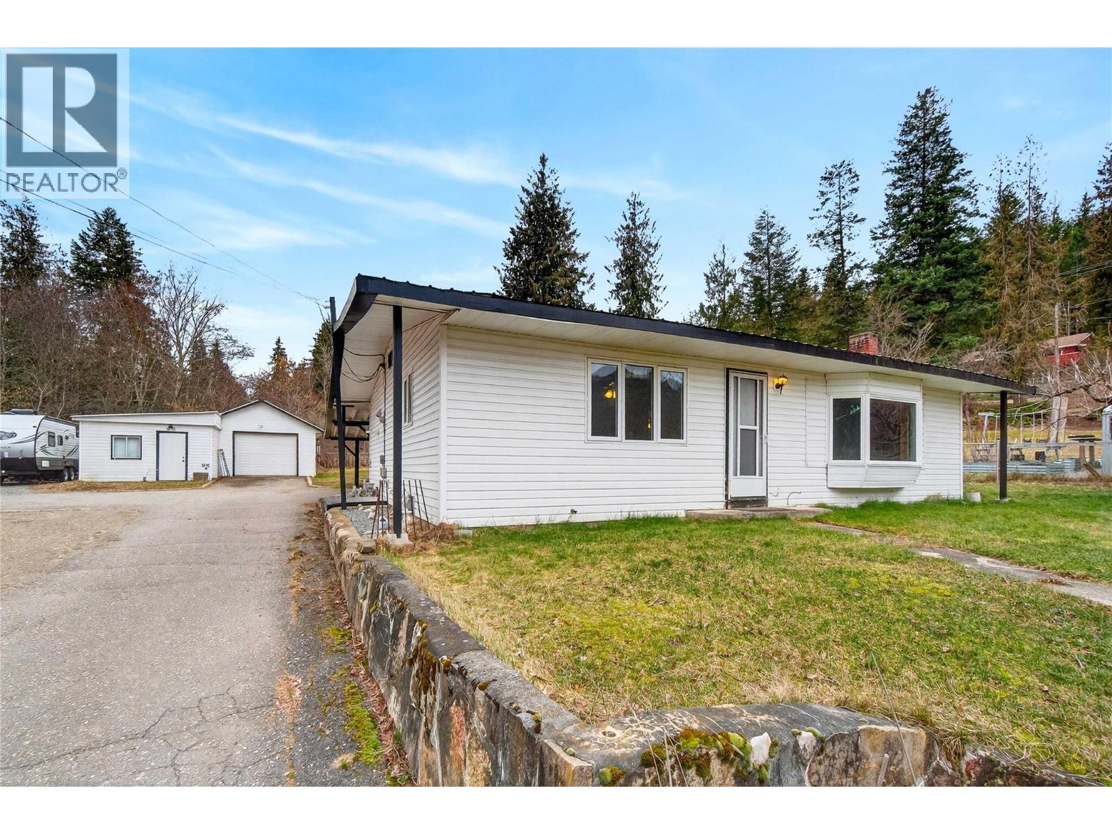 4640 70 Avenue Ne, Salmon Arm, British Columbia  V0E 1K0 - Photo 5 - 10378900