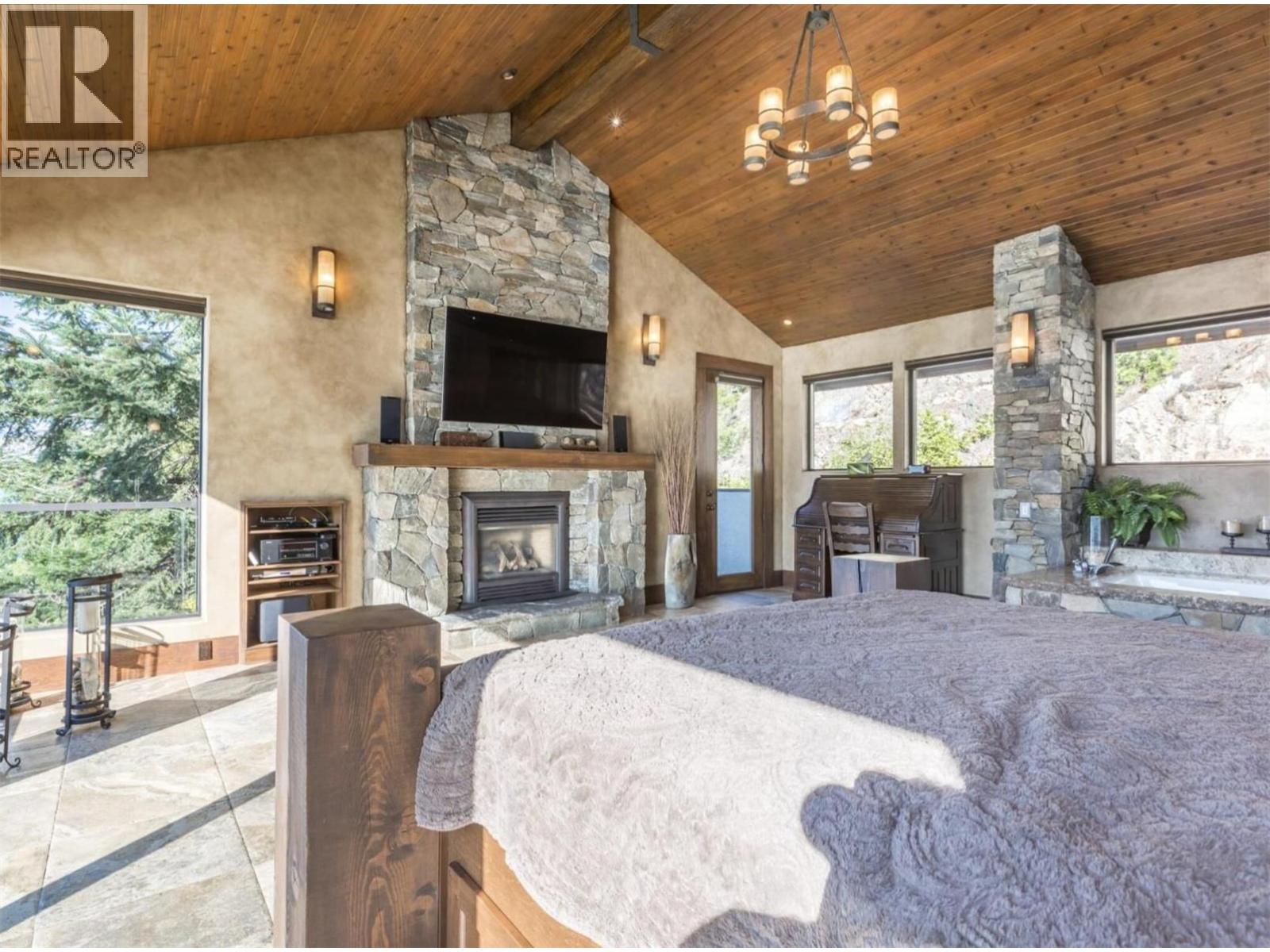 15010 & 15020 Tamarack Drive, Coldstream, British Columbia  V1B 2E1 - Photo 19 - 10378896