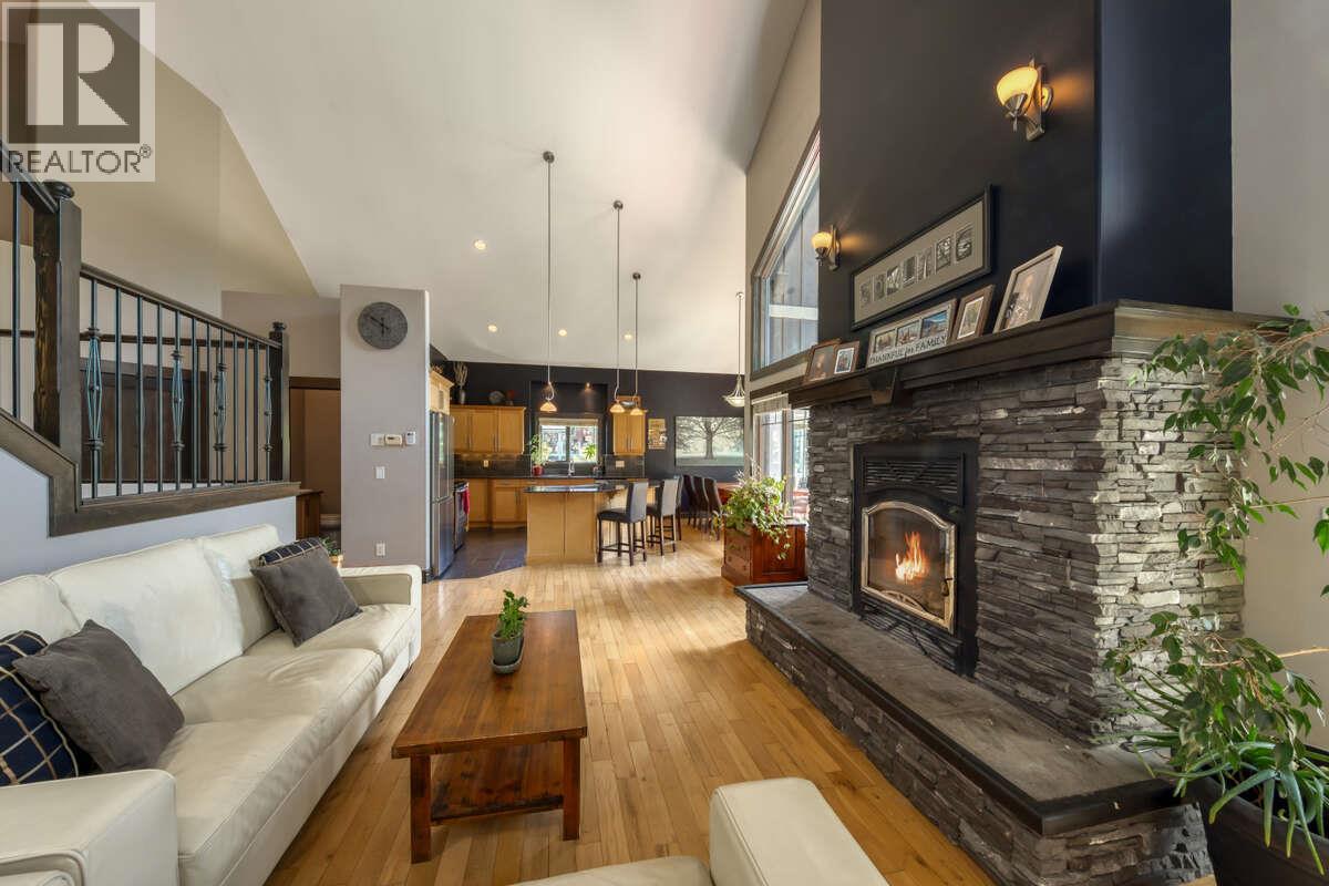 2576 Sandstone Green, Invermere, British Columbia  V0A 1K6 - Photo 5 - 10383530