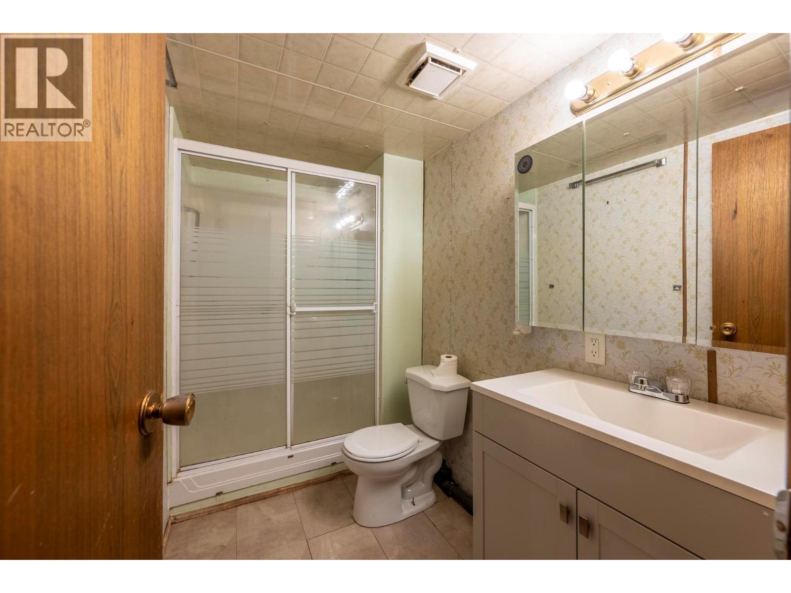 1029 King Crescent, Golden, British Columbia  V0A 1H2 - Photo 11 - 10383542