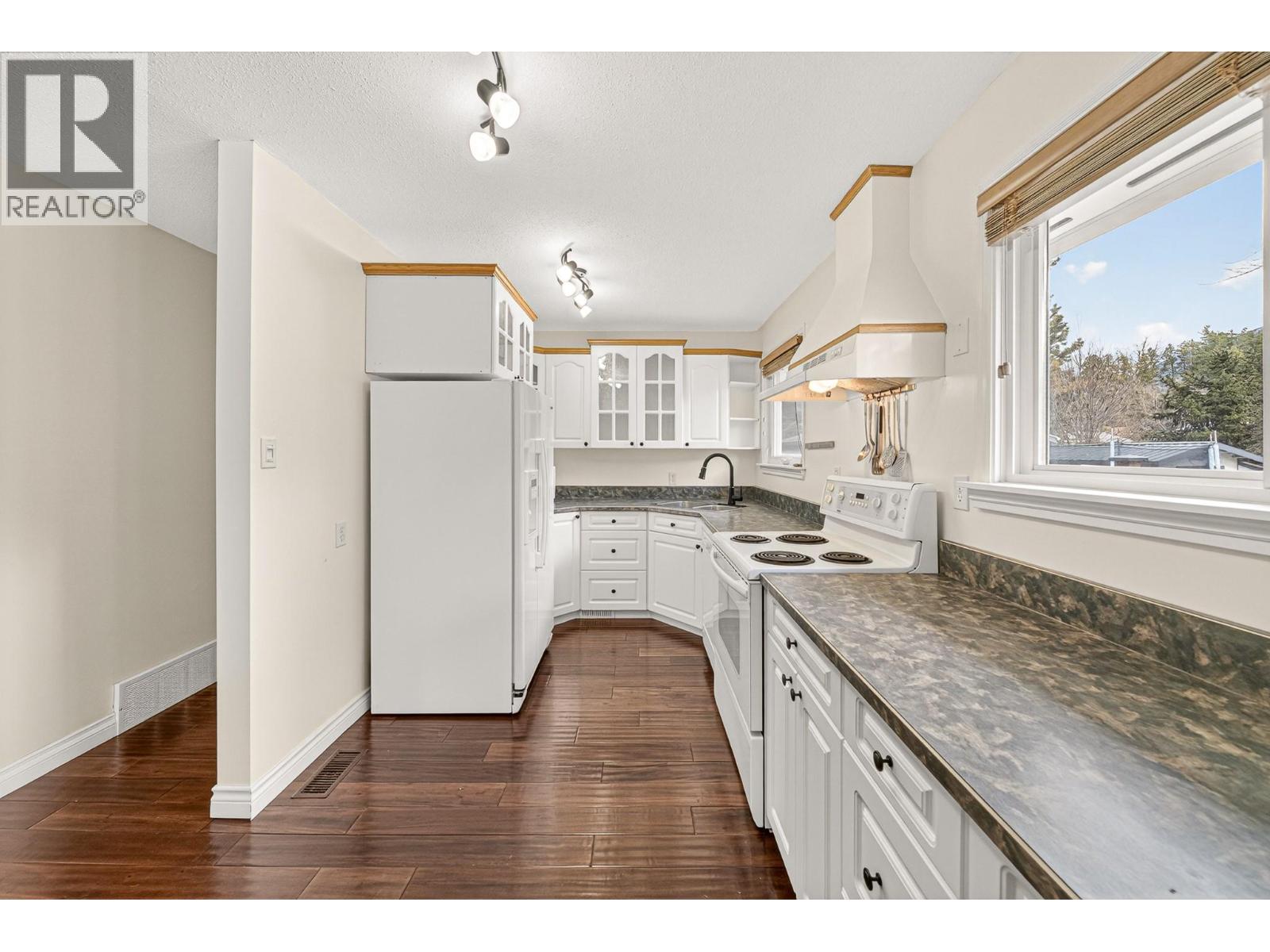 451 White Birch Crescent, Sparwood, British Columbia  V0B 2G1 - Photo 16 - 10382819