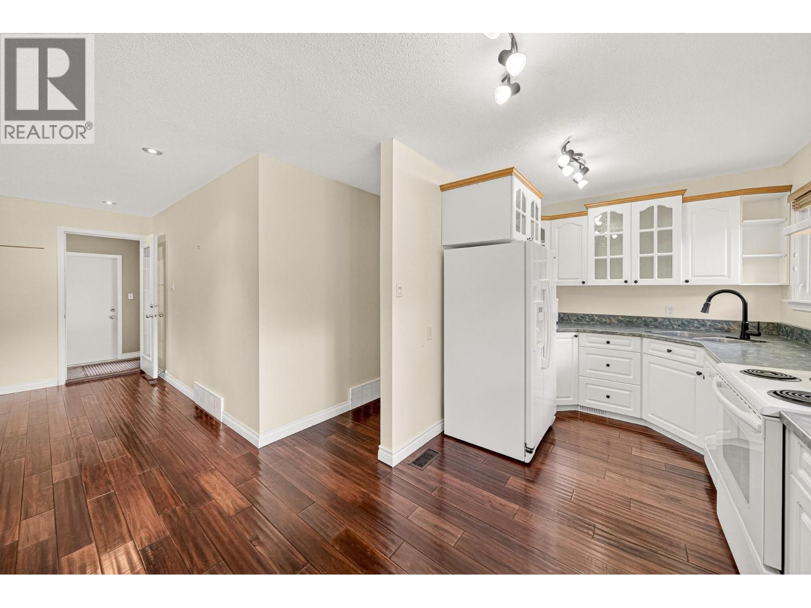 451 White Birch Crescent, Sparwood, British Columbia  V0B 2G1 - Photo 6 - 10382819