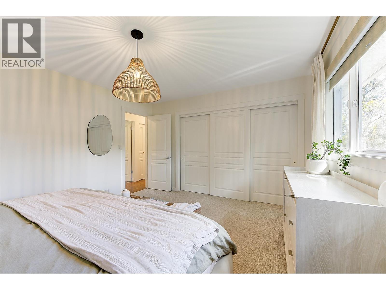 1520 Oakridge Road, Kelowna, British Columbia  V1W 3A9 - Photo 11 - 10383528