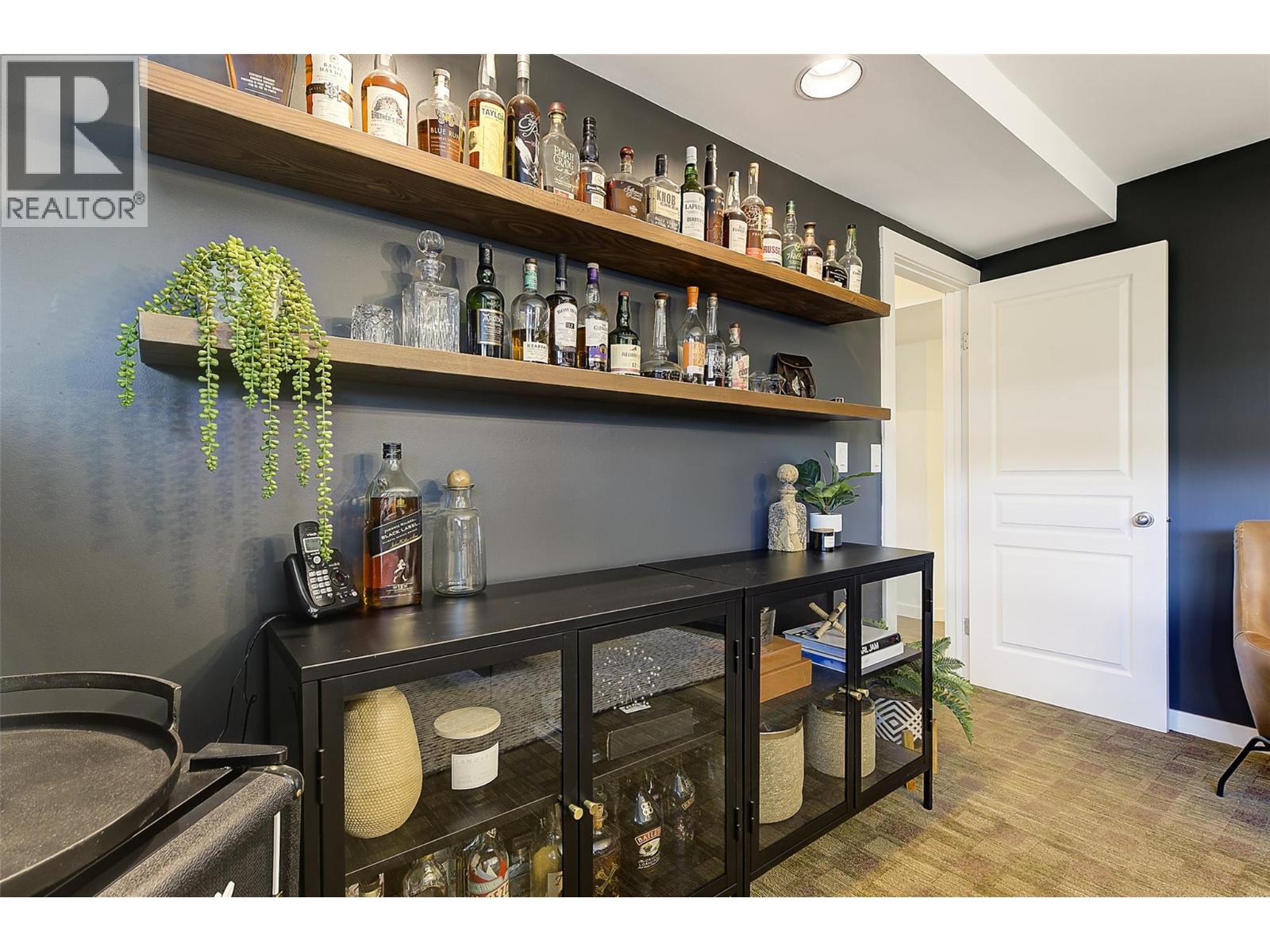 1520 Oakridge Road, Kelowna, British Columbia  V1W 3A9 - Photo 18 - 10383528