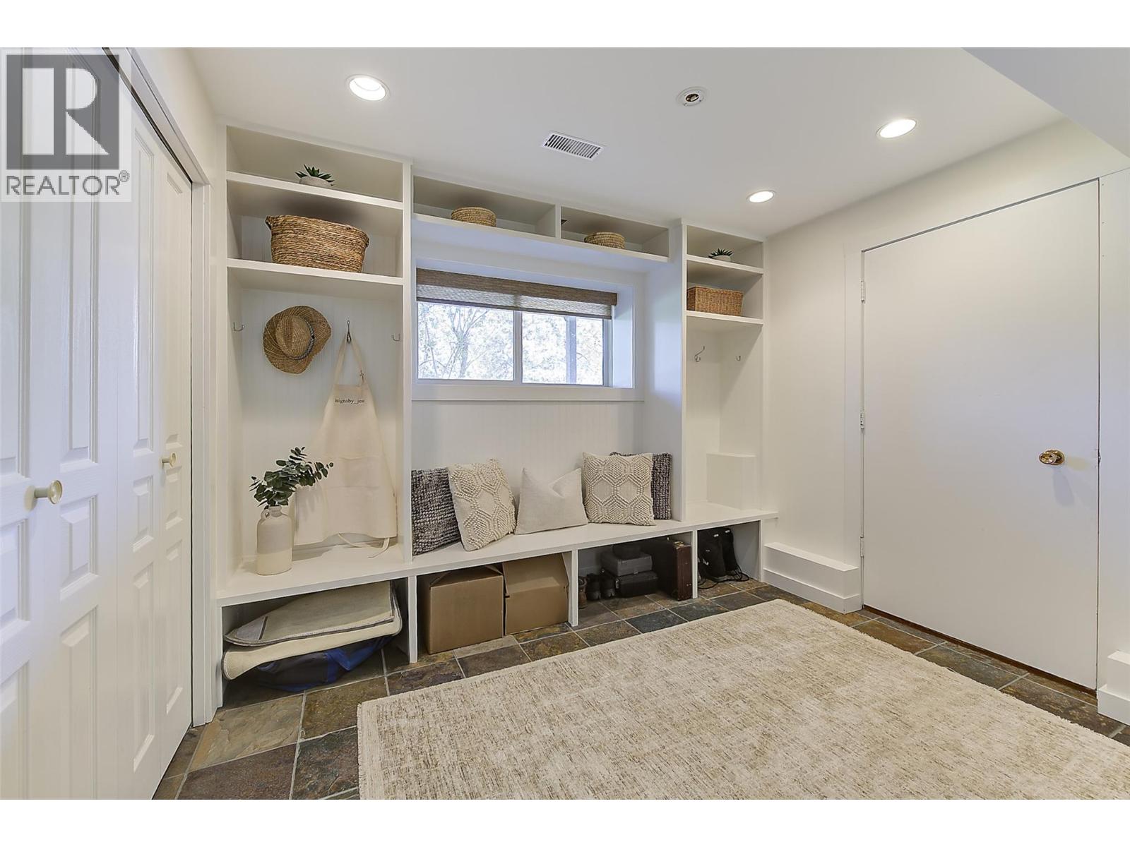 1520 Oakridge Road, Kelowna, British Columbia  V1W 3A9 - Photo 24 - 10383528