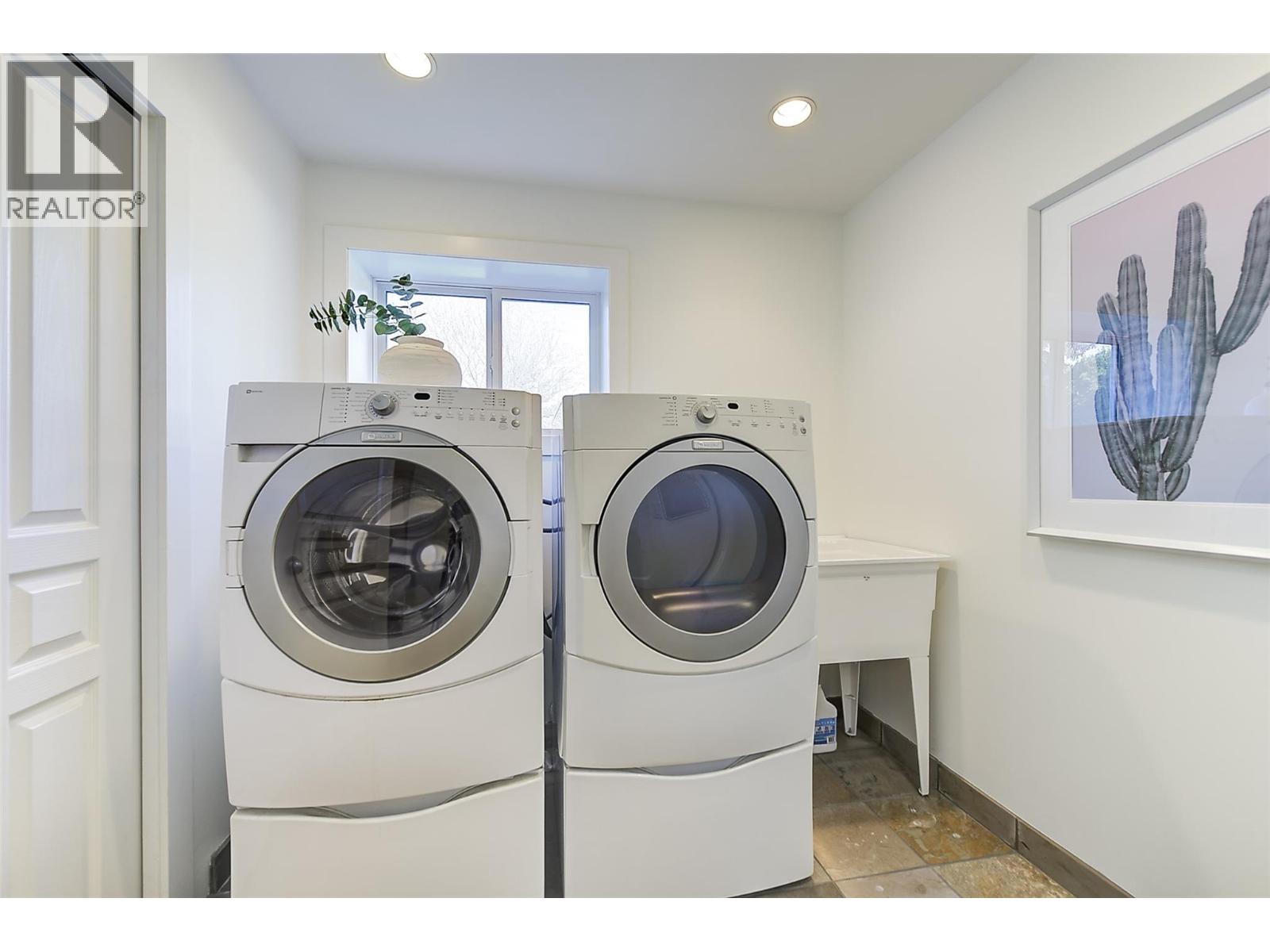 1520 Oakridge Road, Kelowna, British Columbia  V1W 3A9 - Photo 27 - 10383528