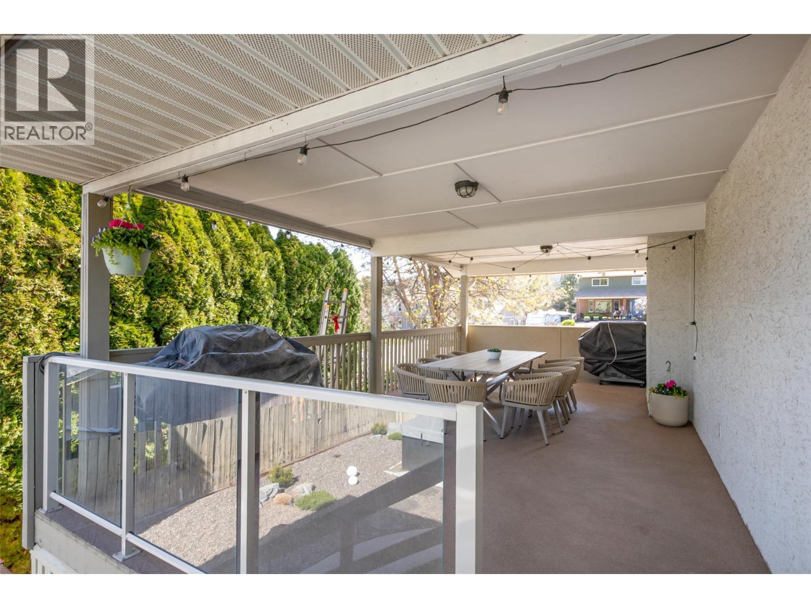 1520 Oakridge Road, Kelowna, British Columbia  V1W 3A9 - Photo 28 - 10383528