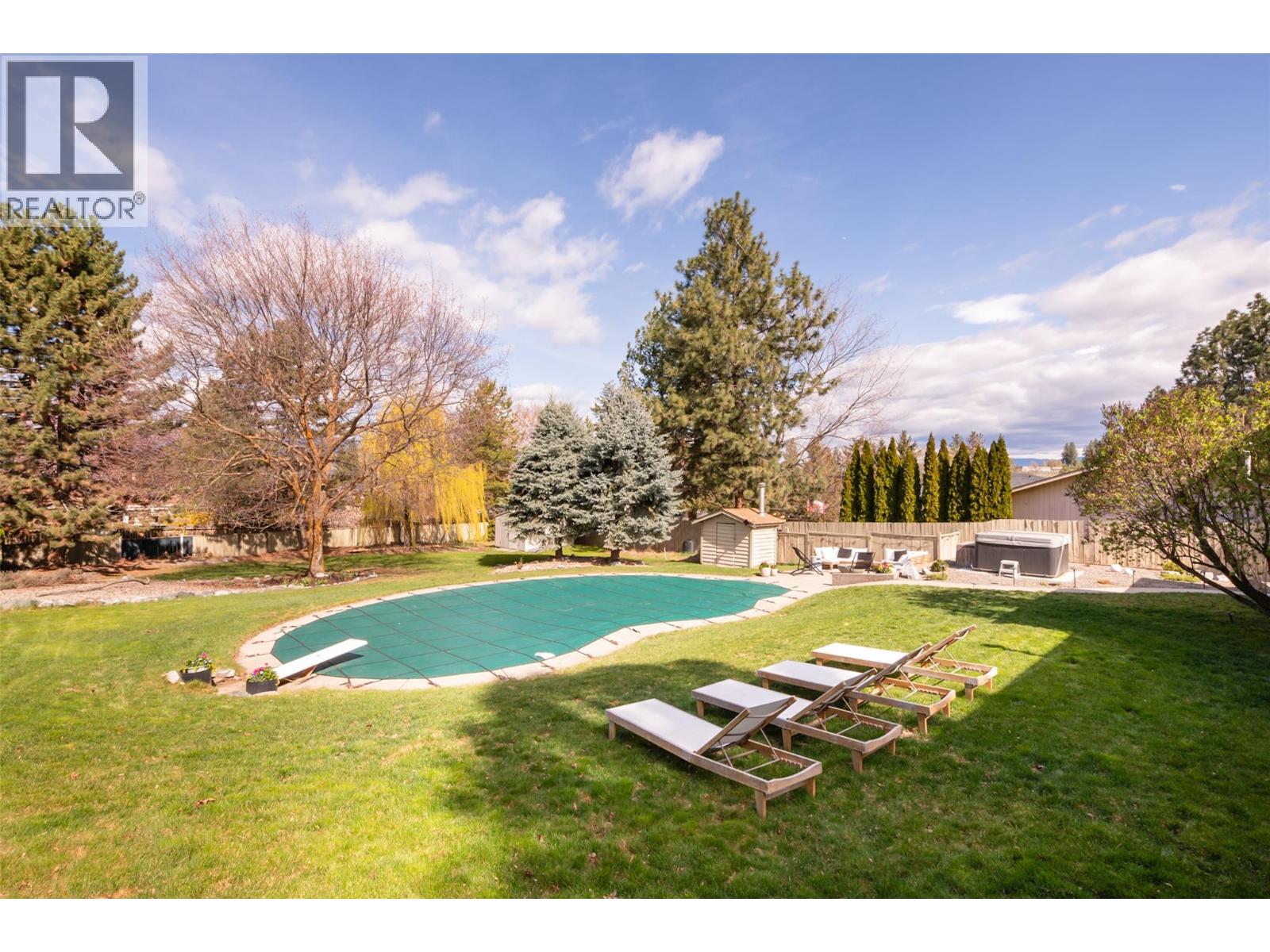 1520 Oakridge Road, Kelowna, British Columbia  V1W 3A9 - Photo 33 - 10383528