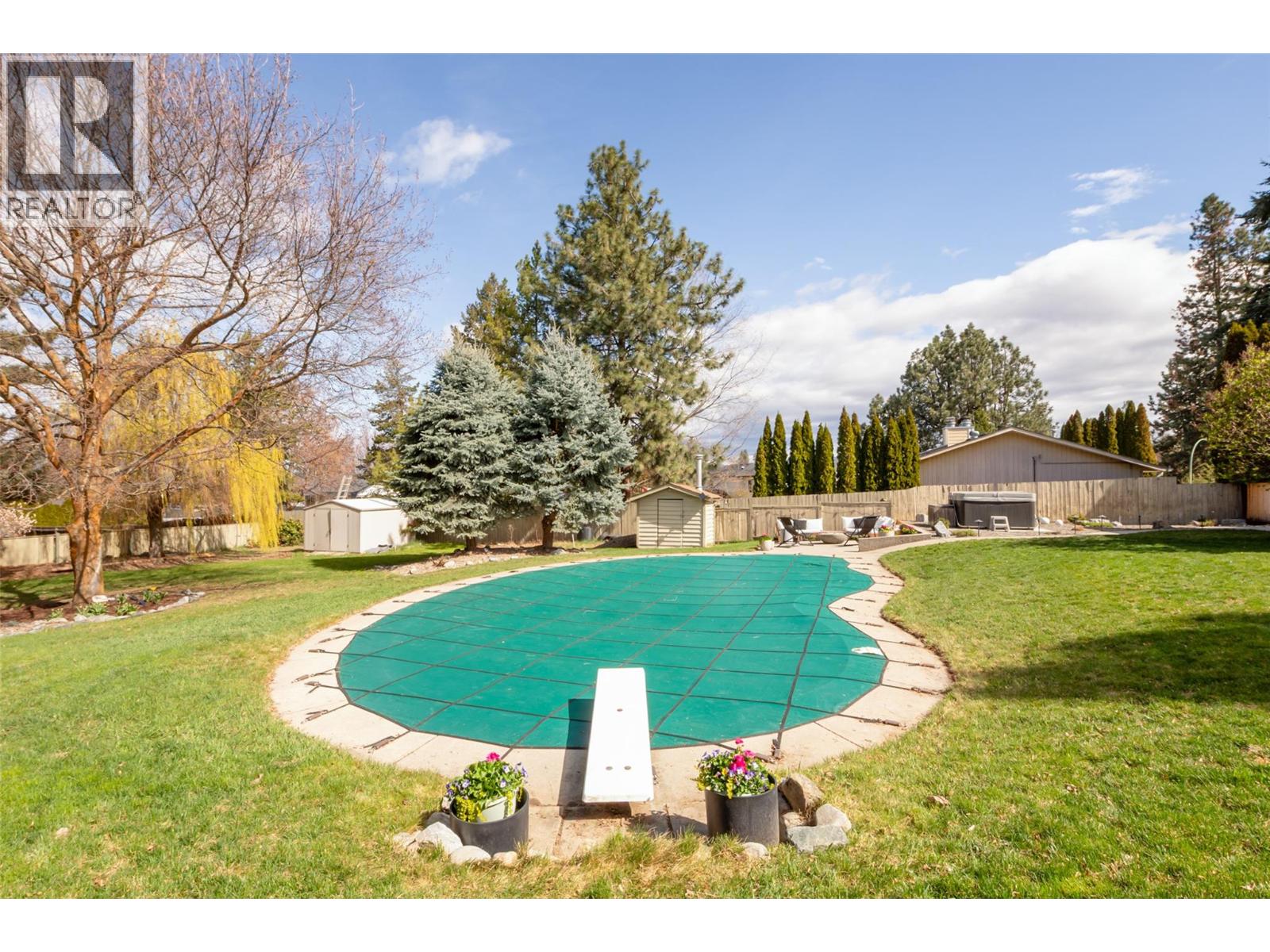 1520 Oakridge Road, Kelowna, British Columbia  V1W 3A9 - Photo 37 - 10383528