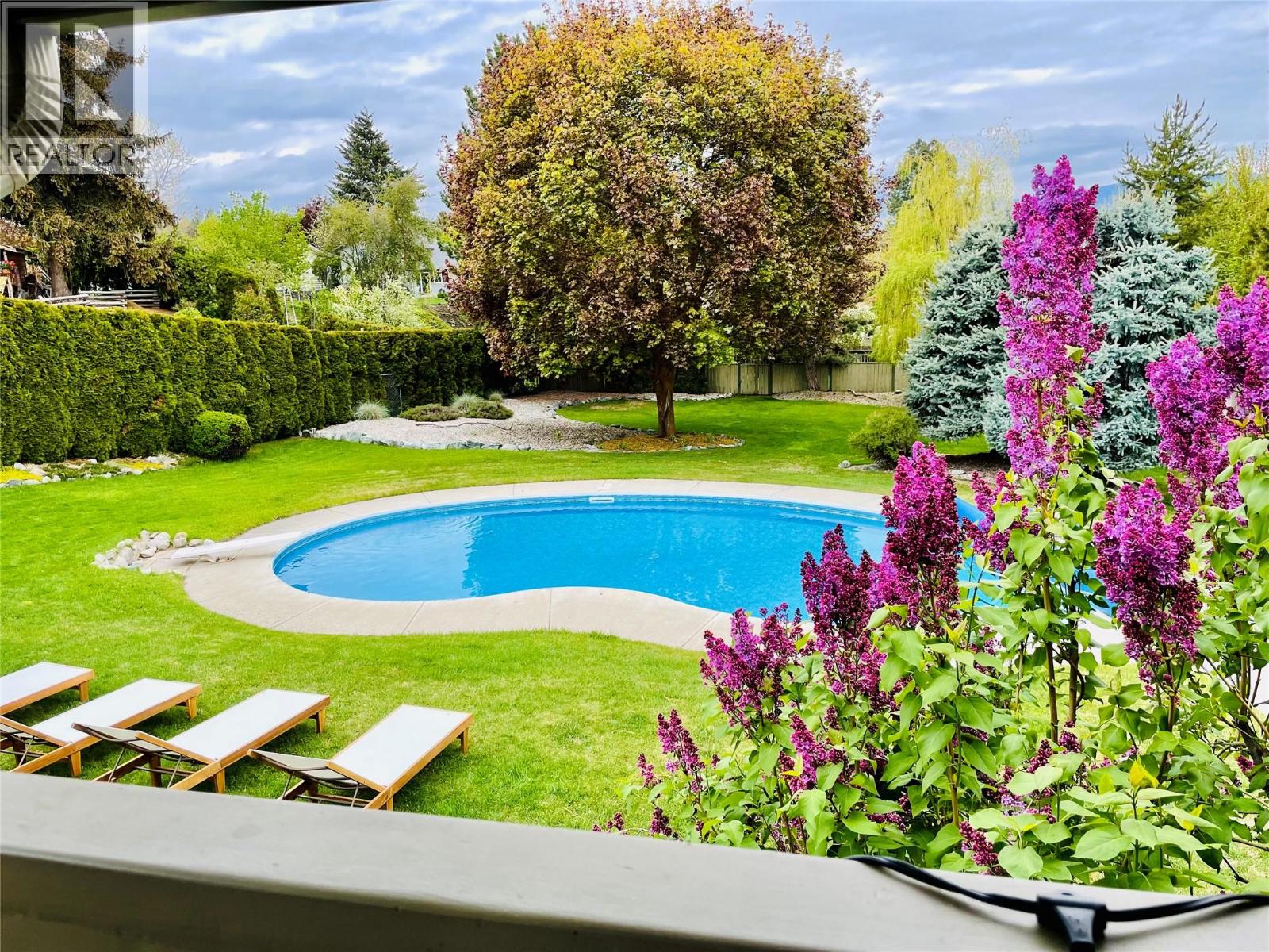 1520 Oakridge Road, Kelowna, British Columbia  V1W 3A9 - Photo 38 - 10383528