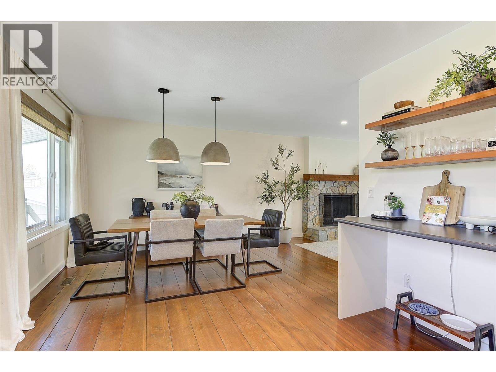 1520 Oakridge Road, Kelowna, British Columbia  V1W 3A9 - Photo 4 - 10383528