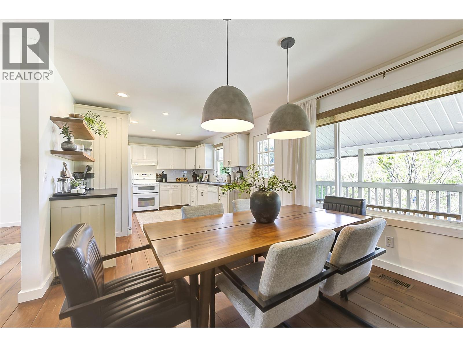 1520 Oakridge Road, Kelowna, British Columbia  V1W 3A9 - Photo 5 - 10383528