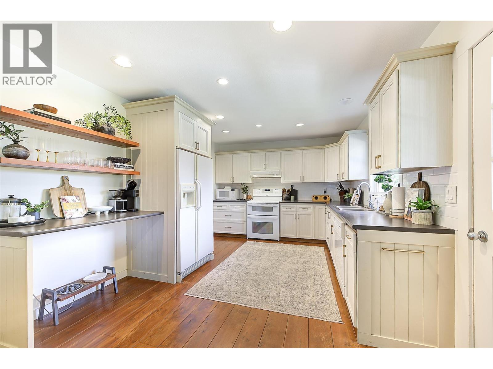 1520 Oakridge Road, Kelowna, British Columbia  V1W 3A9 - Photo 6 - 10383528