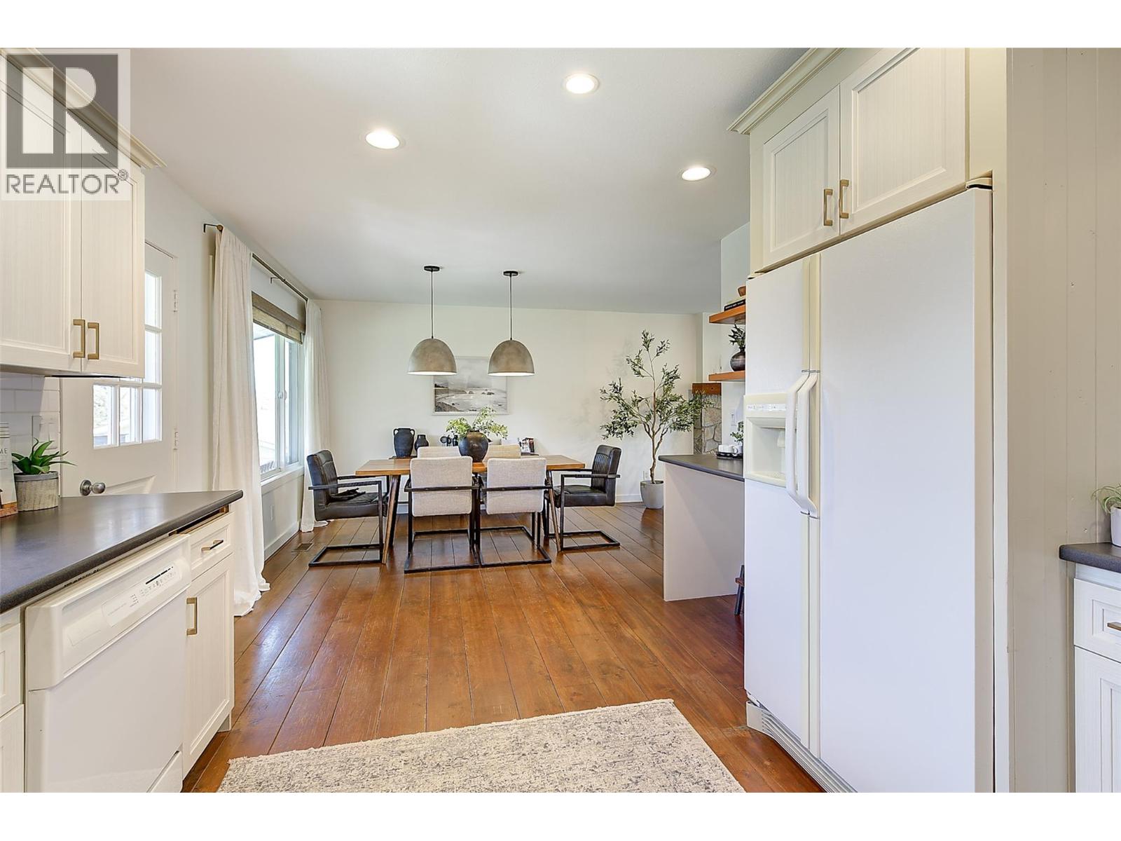 1520 Oakridge Road, Kelowna, British Columbia  V1W 3A9 - Photo 9 - 10383528