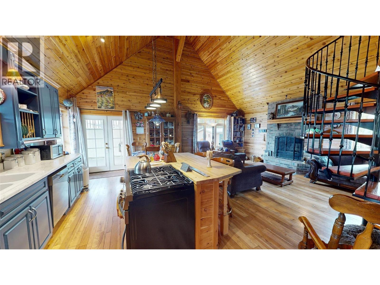 2122 Erickson Street, Creston, British Columbia  V0B 1G5 - Photo 2 - 10382299