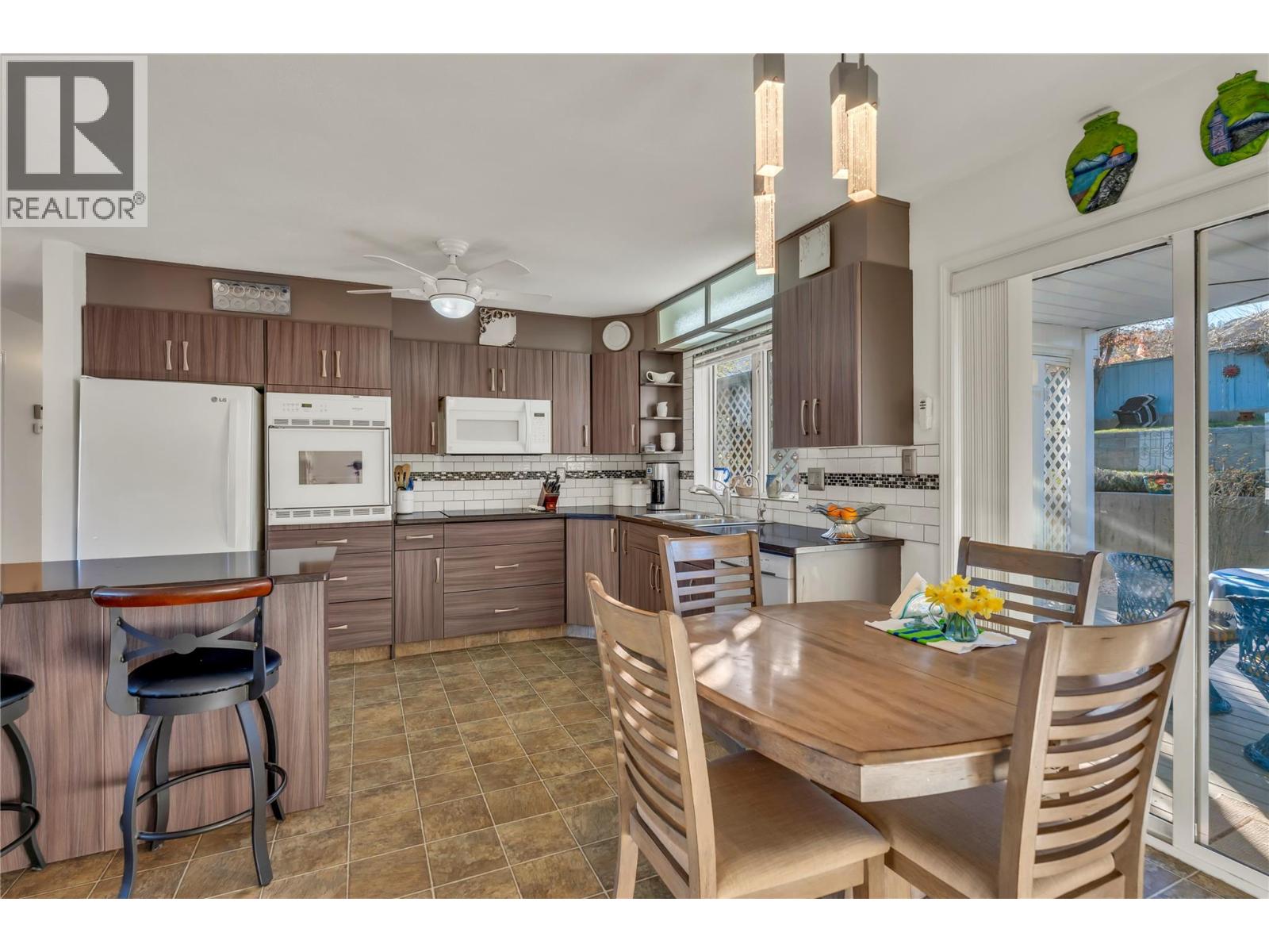 5878 Tulameen Street, Oliver, British Columbia  V0H 1T0 - Photo 13 - 10383490