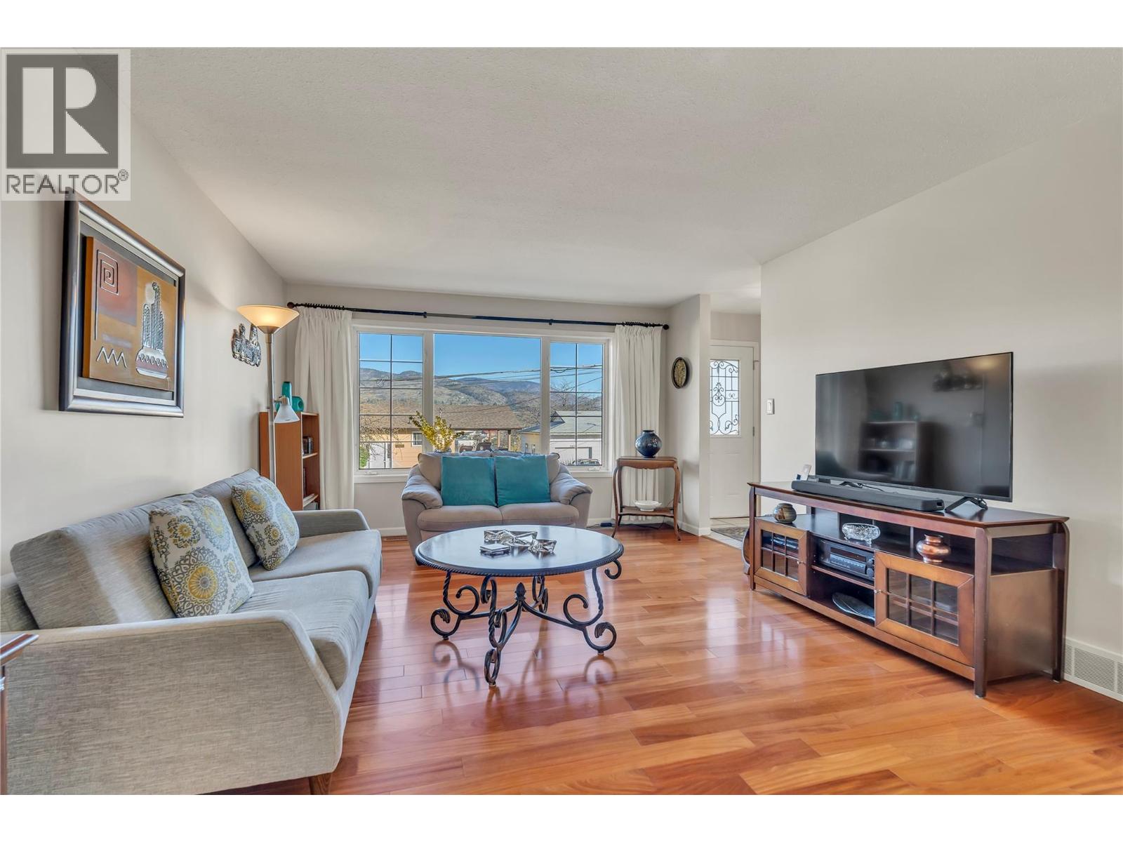 5878 Tulameen Street, Oliver, British Columbia  V0H 1T0 - Photo 3 - 10383490