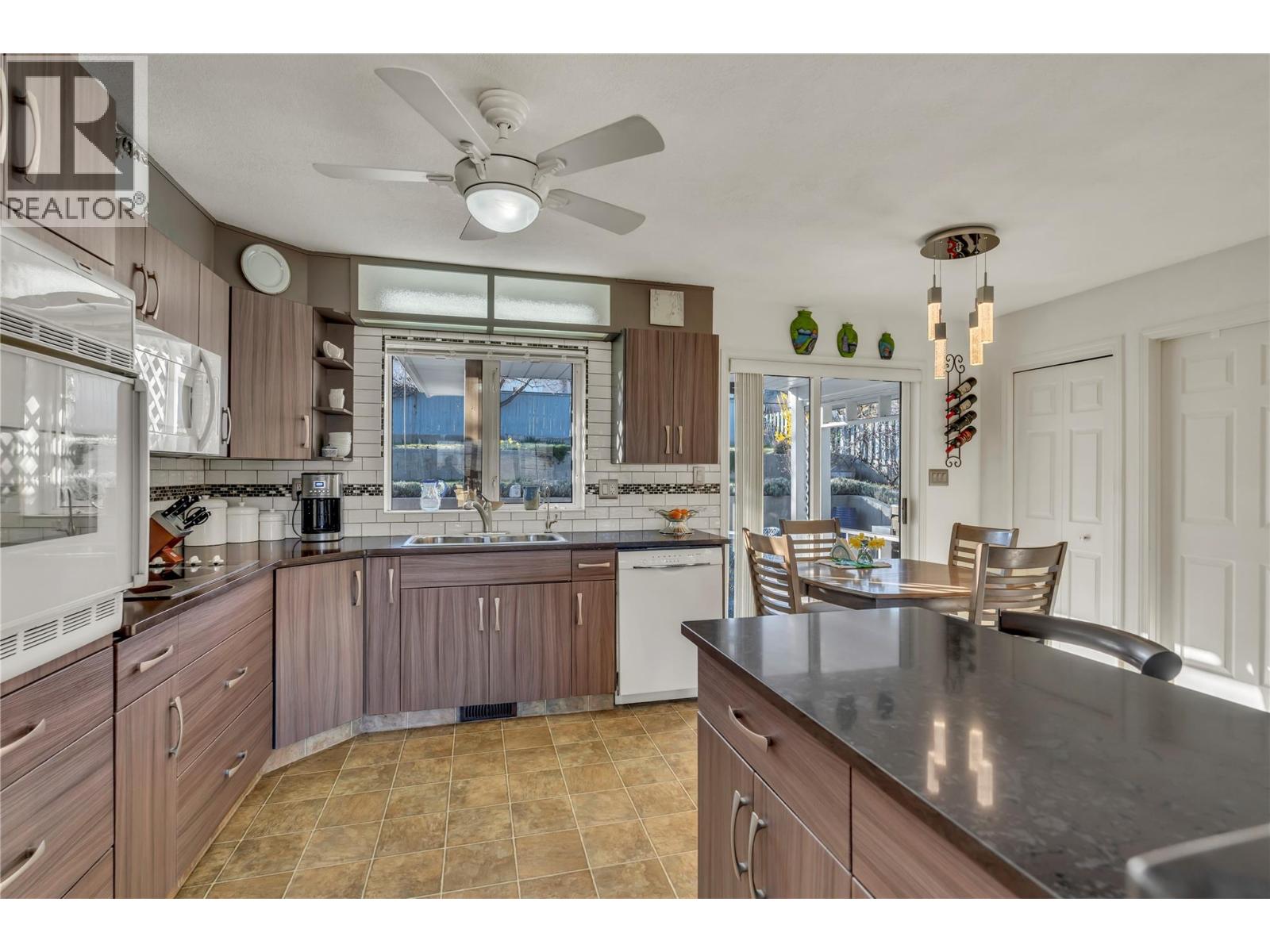 5878 Tulameen Street, Oliver, British Columbia  V0H 1T0 - Photo 5 - 10383490