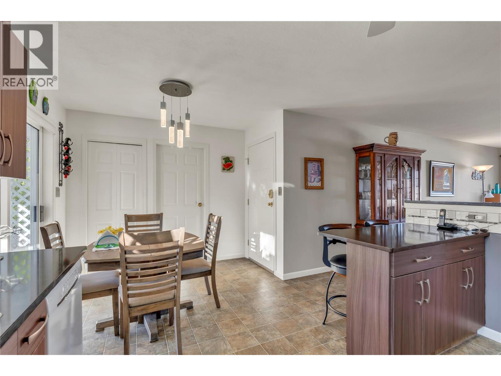 5878 Tulameen Street, Oliver, British Columbia  V0H 1T0 - Photo 9 - 10383490