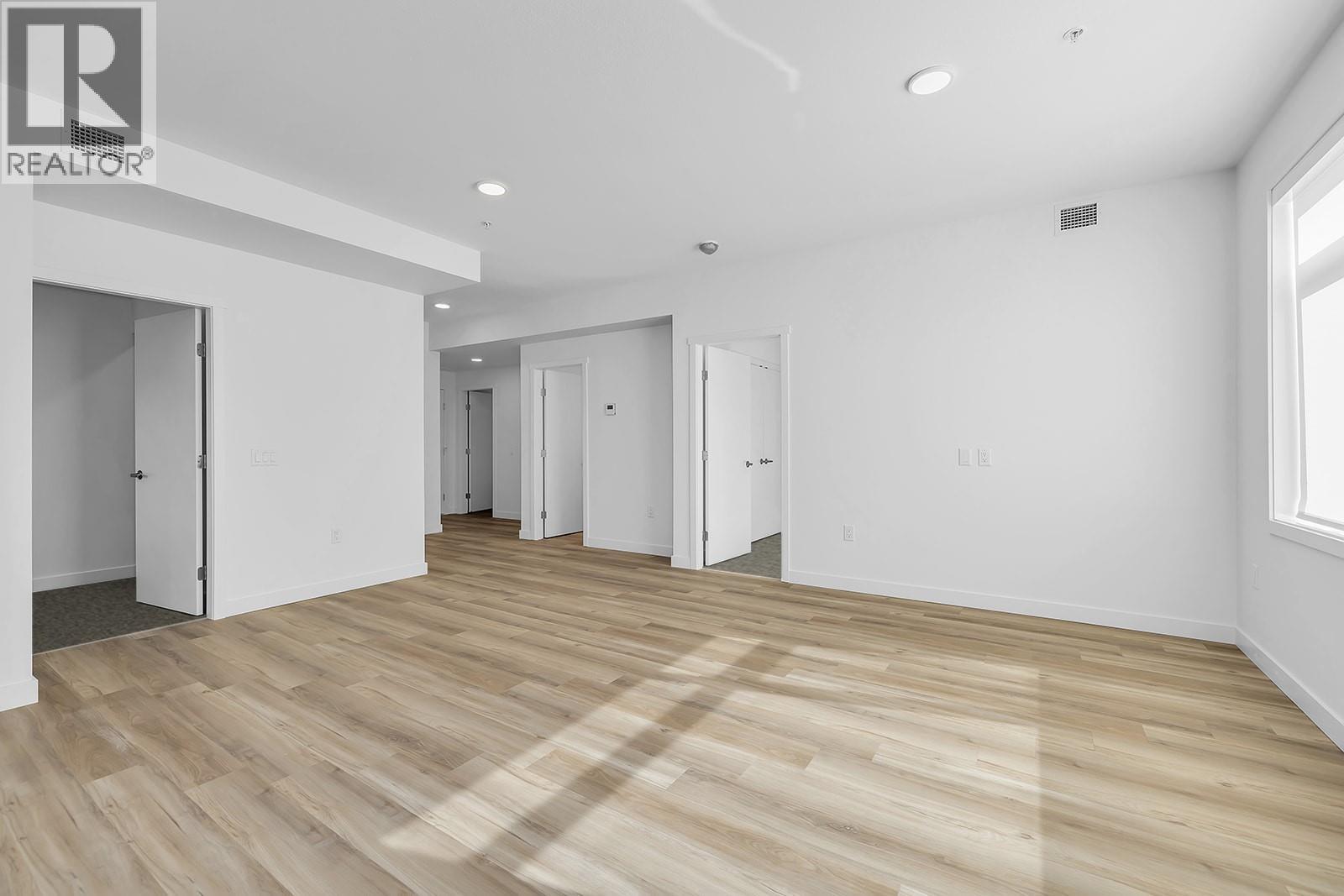 1057 Frost Road Unit# 218, Kelowna, British Columbia  V1W 0G7 - Photo 4 - 10381985