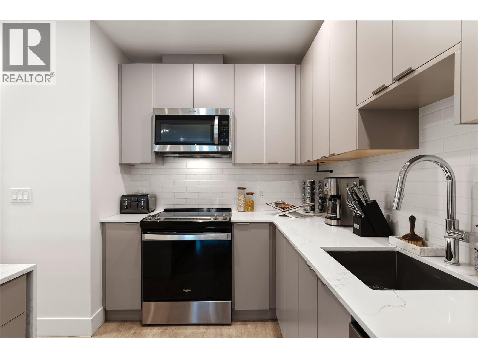 1701 Coursier Avenue Unit# 4403, Revelstoke, British Columbia  V0E 2S3 - Photo 4 - 10383209