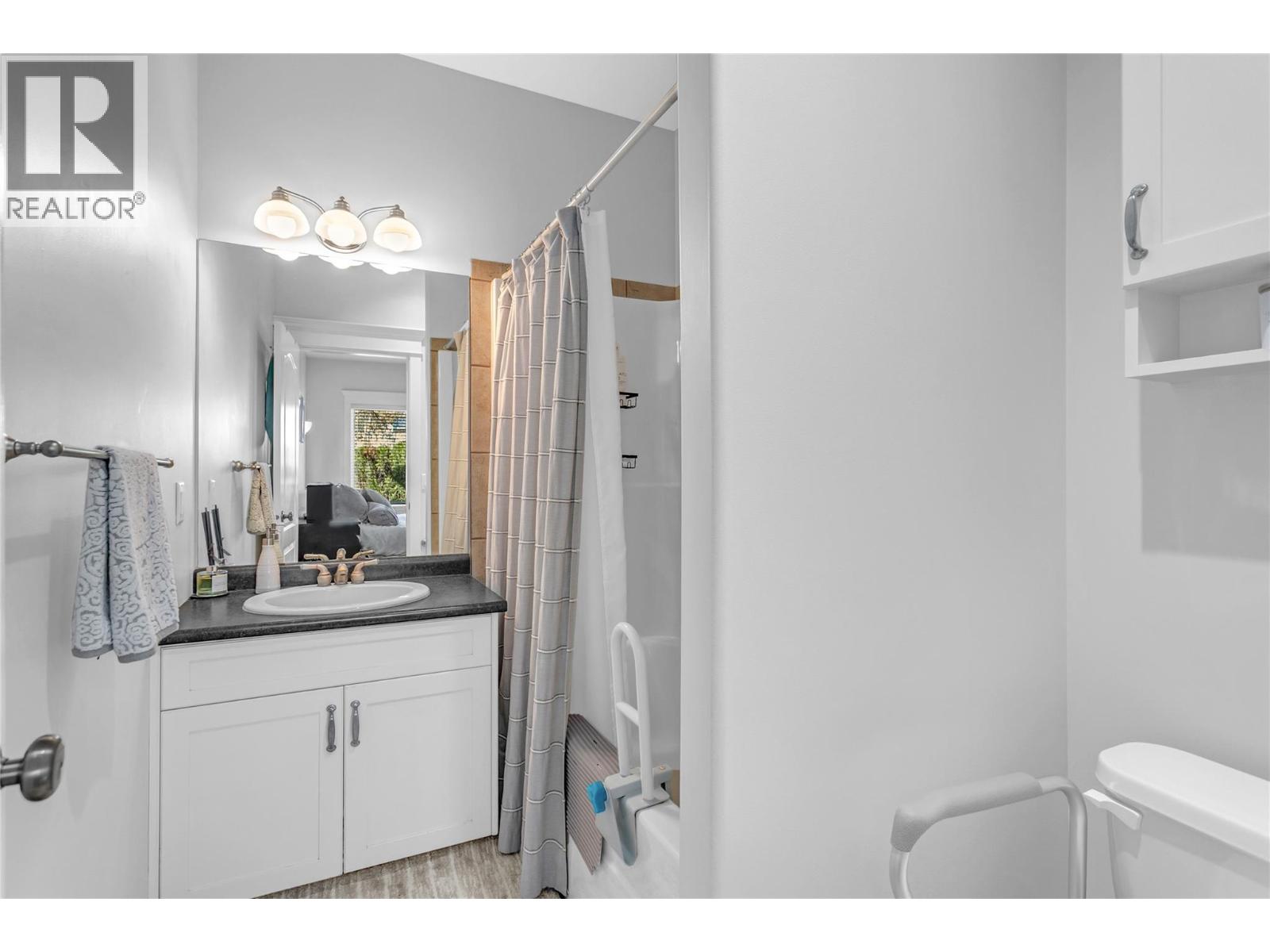 4049 Lakeshore Road Unit# 102, Kelowna, British Columbia  V1W 1V7 - Photo 16 - 10382740