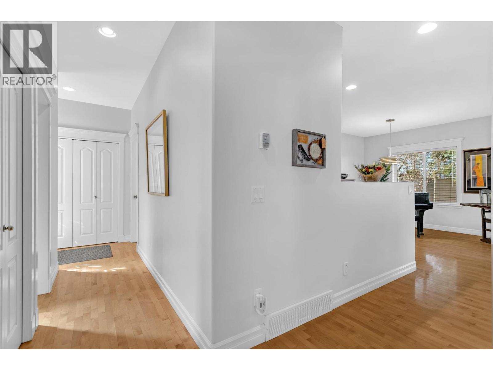 4049 Lakeshore Road Unit# 102, Kelowna, British Columbia  V1W 1V7 - Photo 19 - 10382740