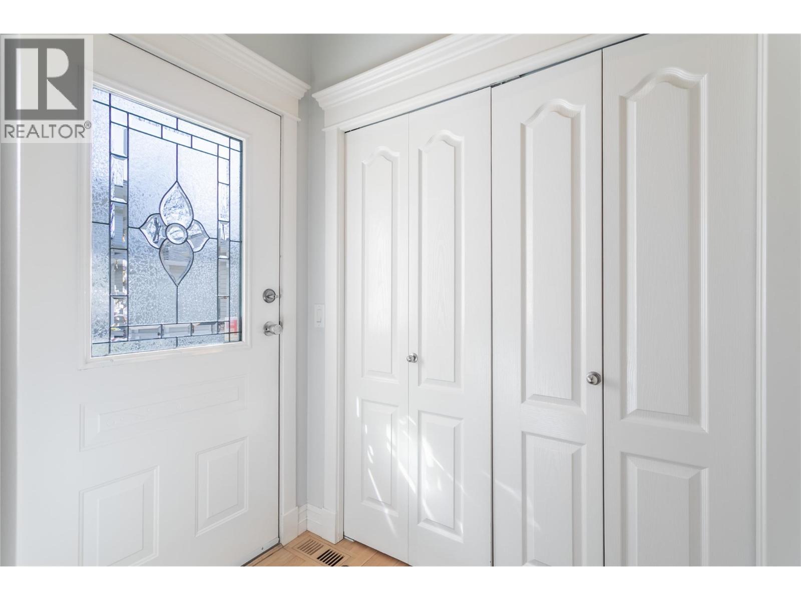 4049 Lakeshore Road Unit# 102, Kelowna, British Columbia  V1W 1V7 - Photo 6 - 10382740