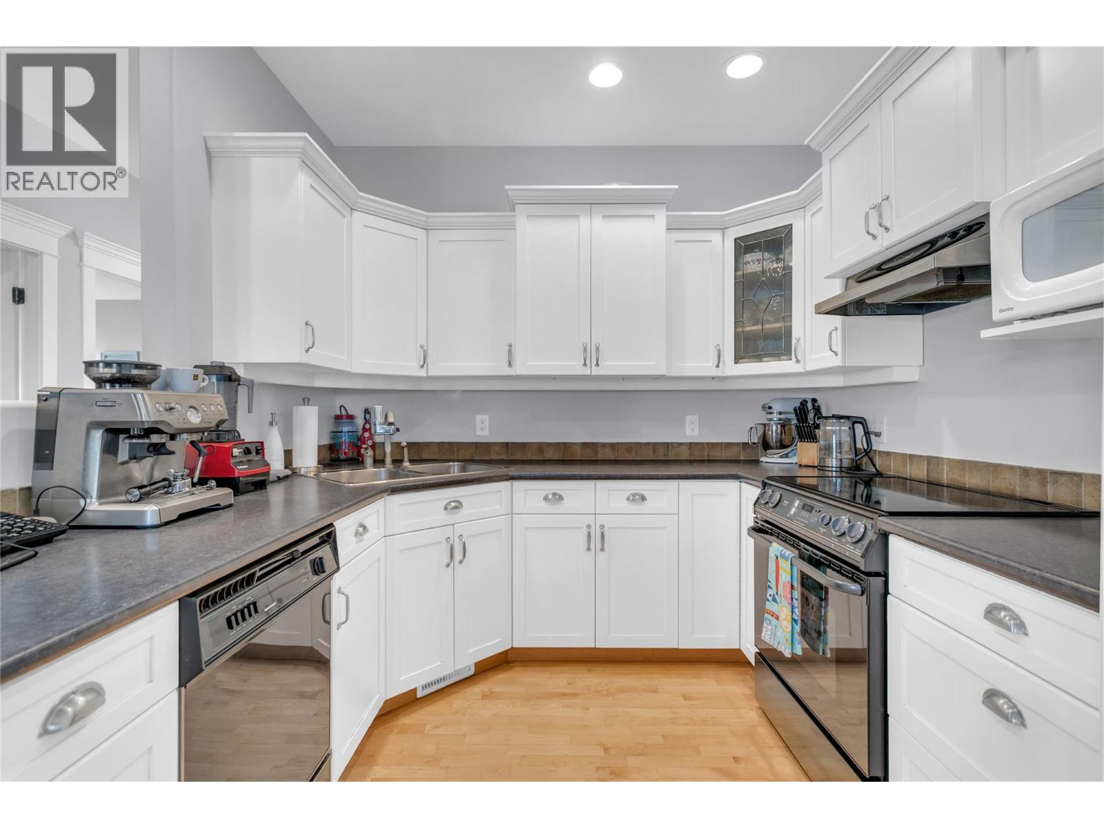 4049 Lakeshore Road Unit# 102, Kelowna, British Columbia  V1W 1V7 - Photo 7 - 10382740