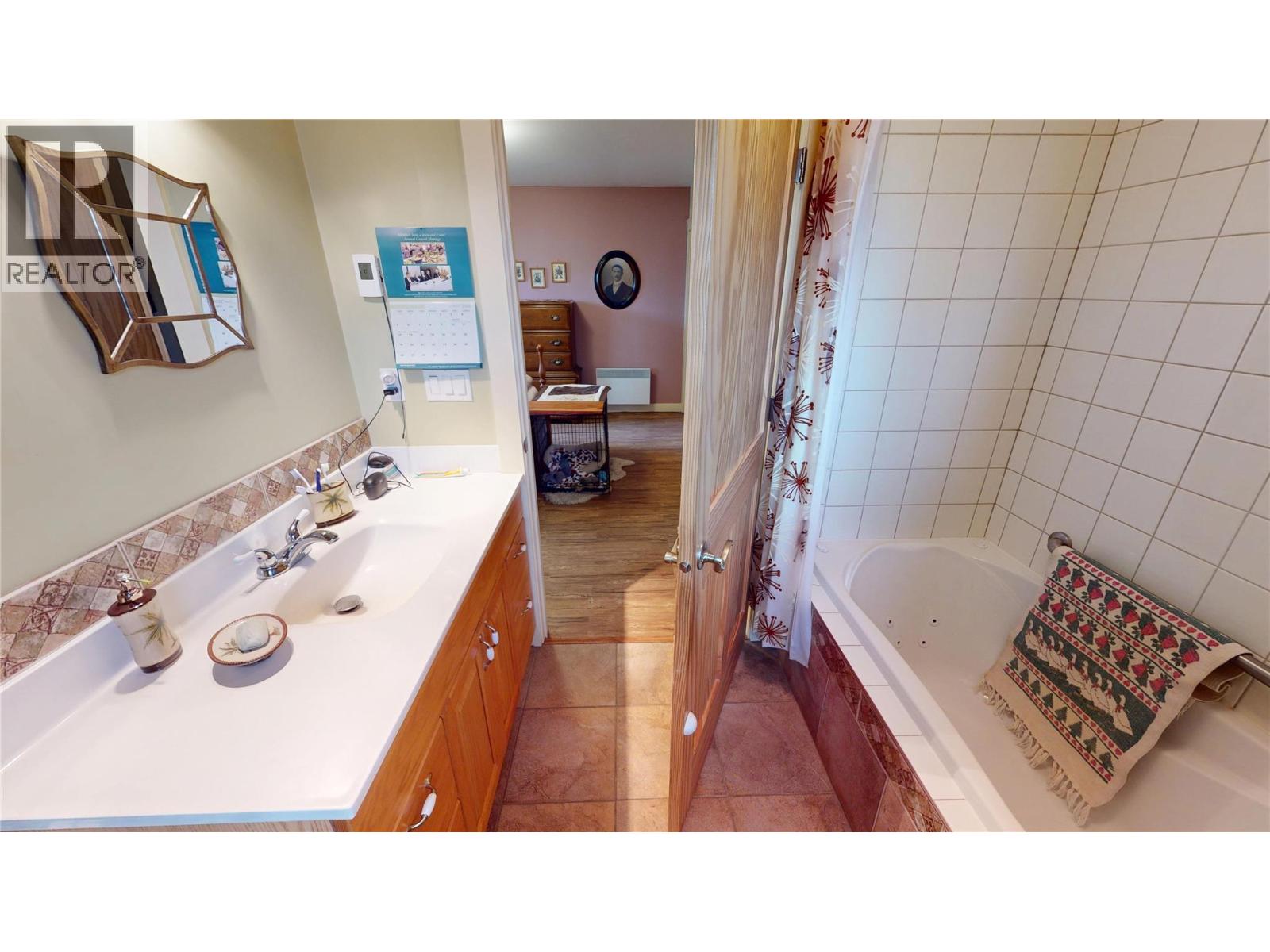 805 16th Avenue S, Creston, British Columbia  V0B 1G3 - Photo 13 - 10382298